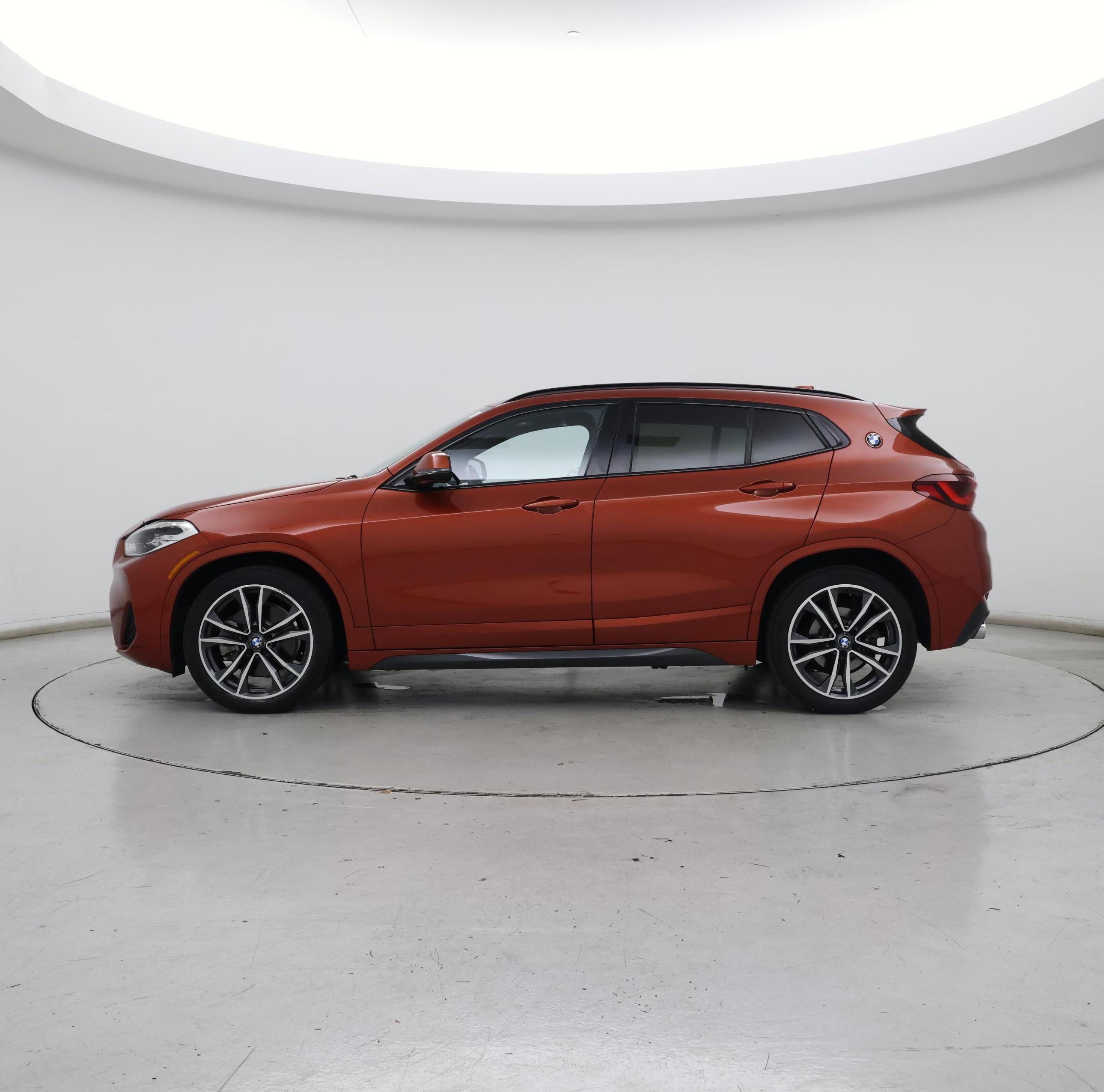 Thumbnail: 2023 BMW X2 - 3