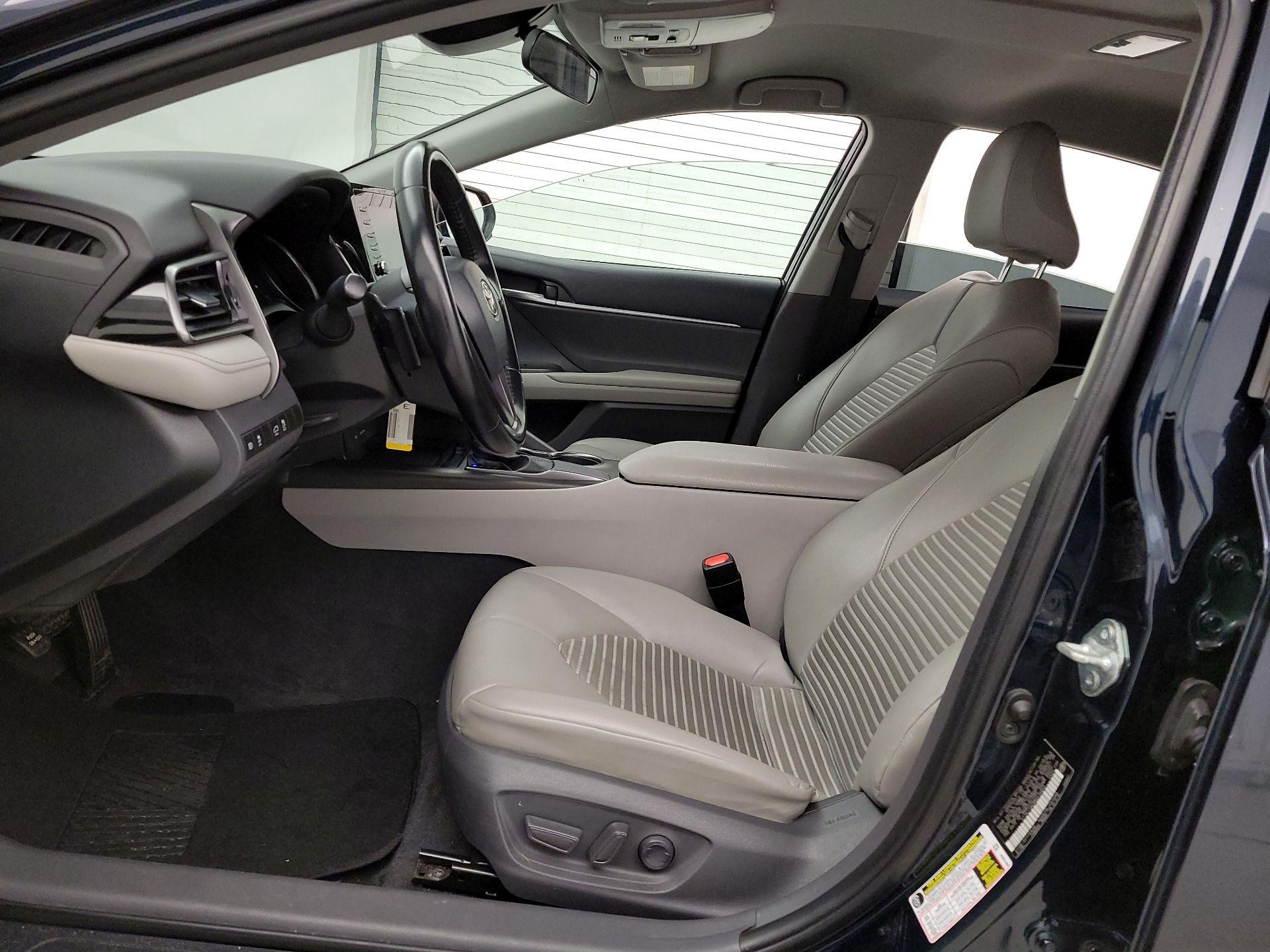 Thumbnail: 2021 Toyota Camry - 11