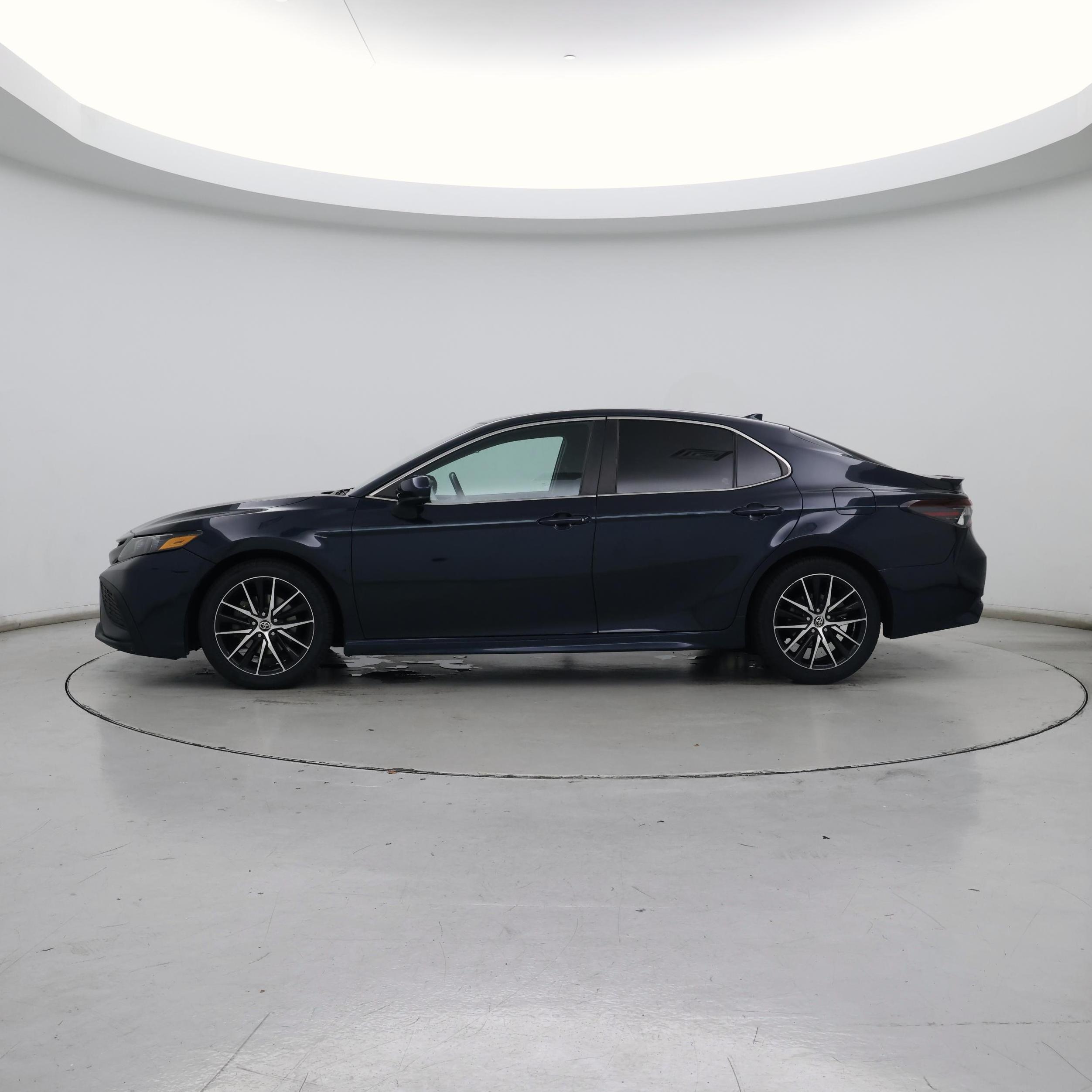 Thumbnail: 2021 Toyota Camry - 3