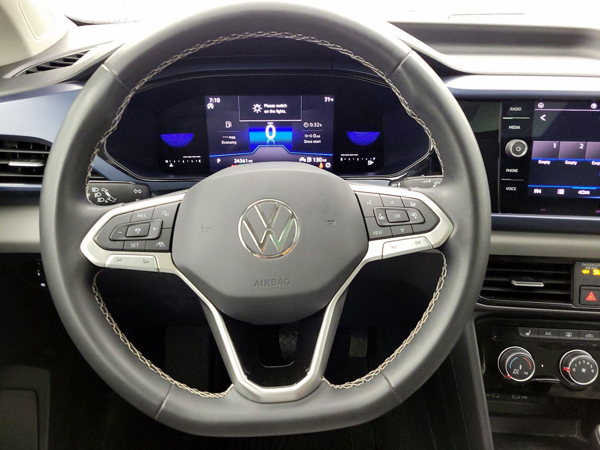 Thumbnail: 2023 Volkswagen Taos - 10