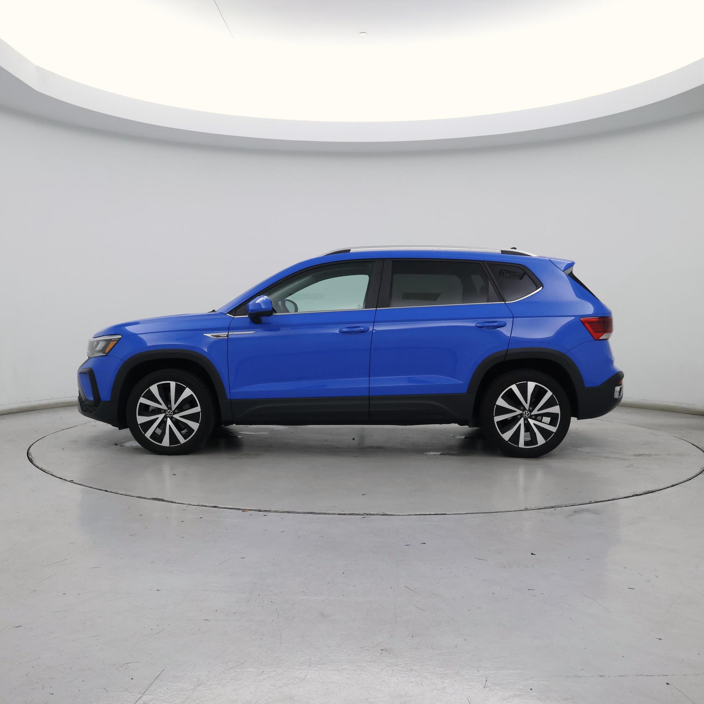 Thumbnail: 2023 Volkswagen Taos - 3