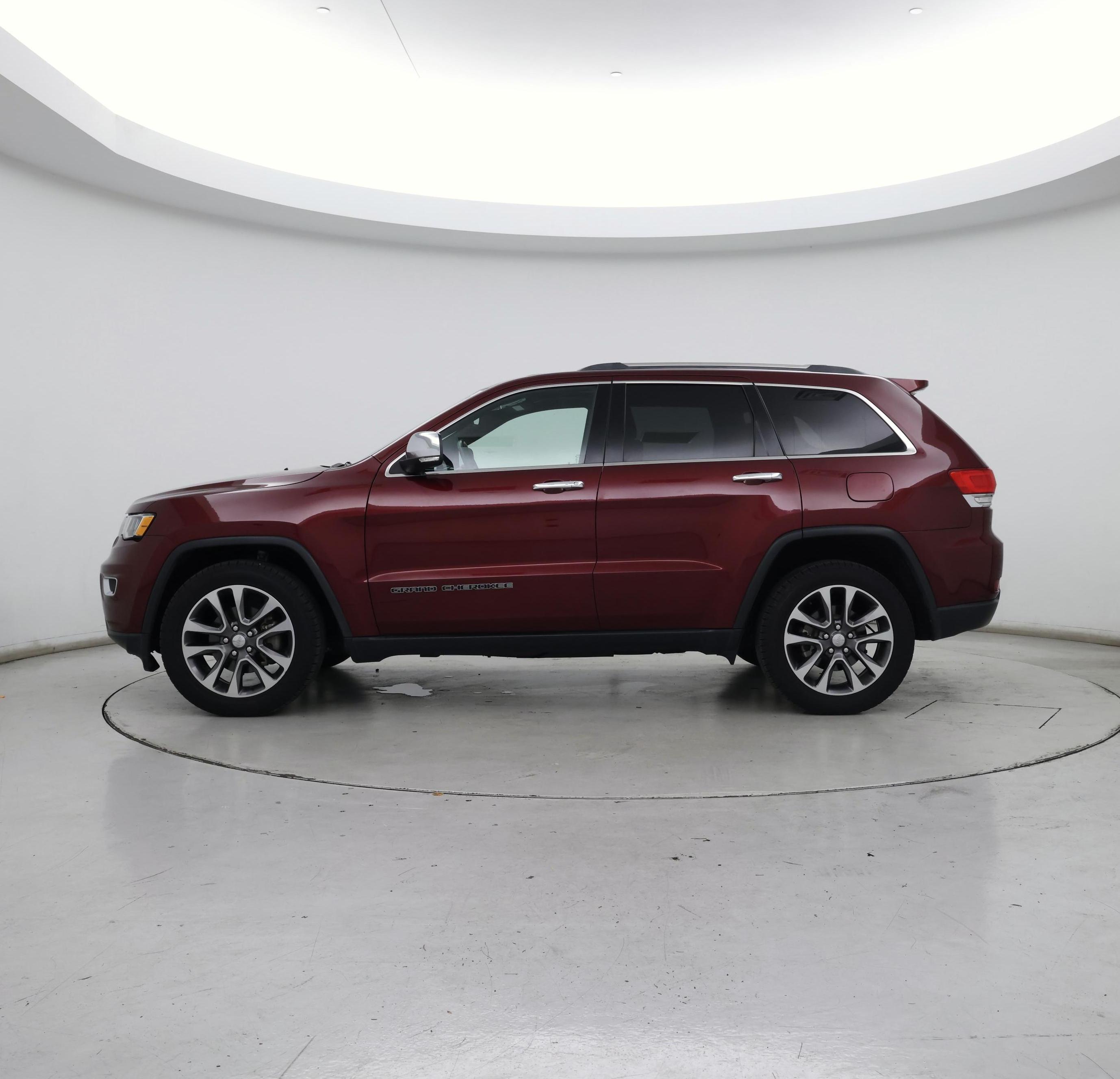 Thumbnail: 2018 Jeep Grand Cherokee - 3