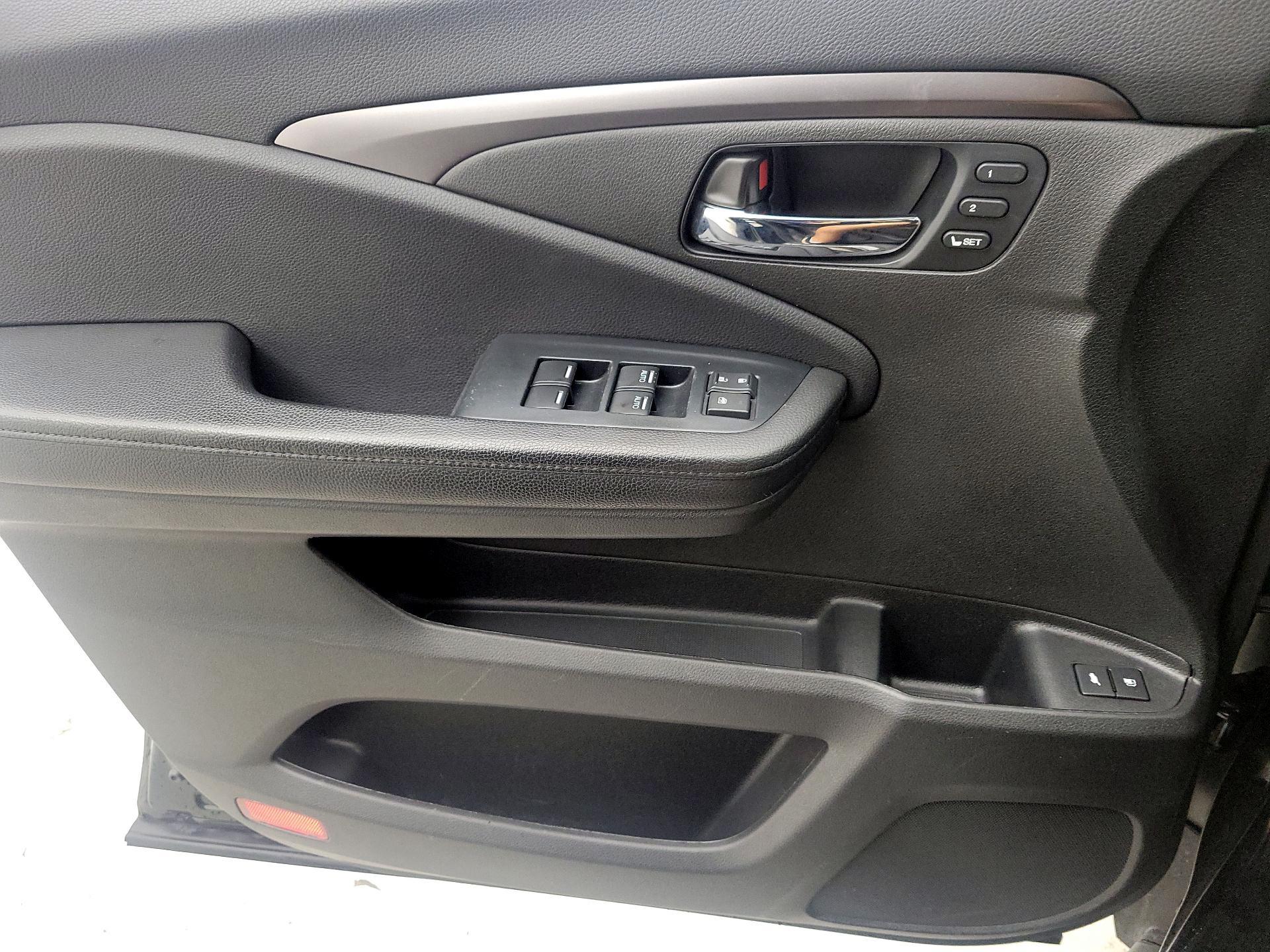 Thumbnail: 2022 Honda Pilot - 12