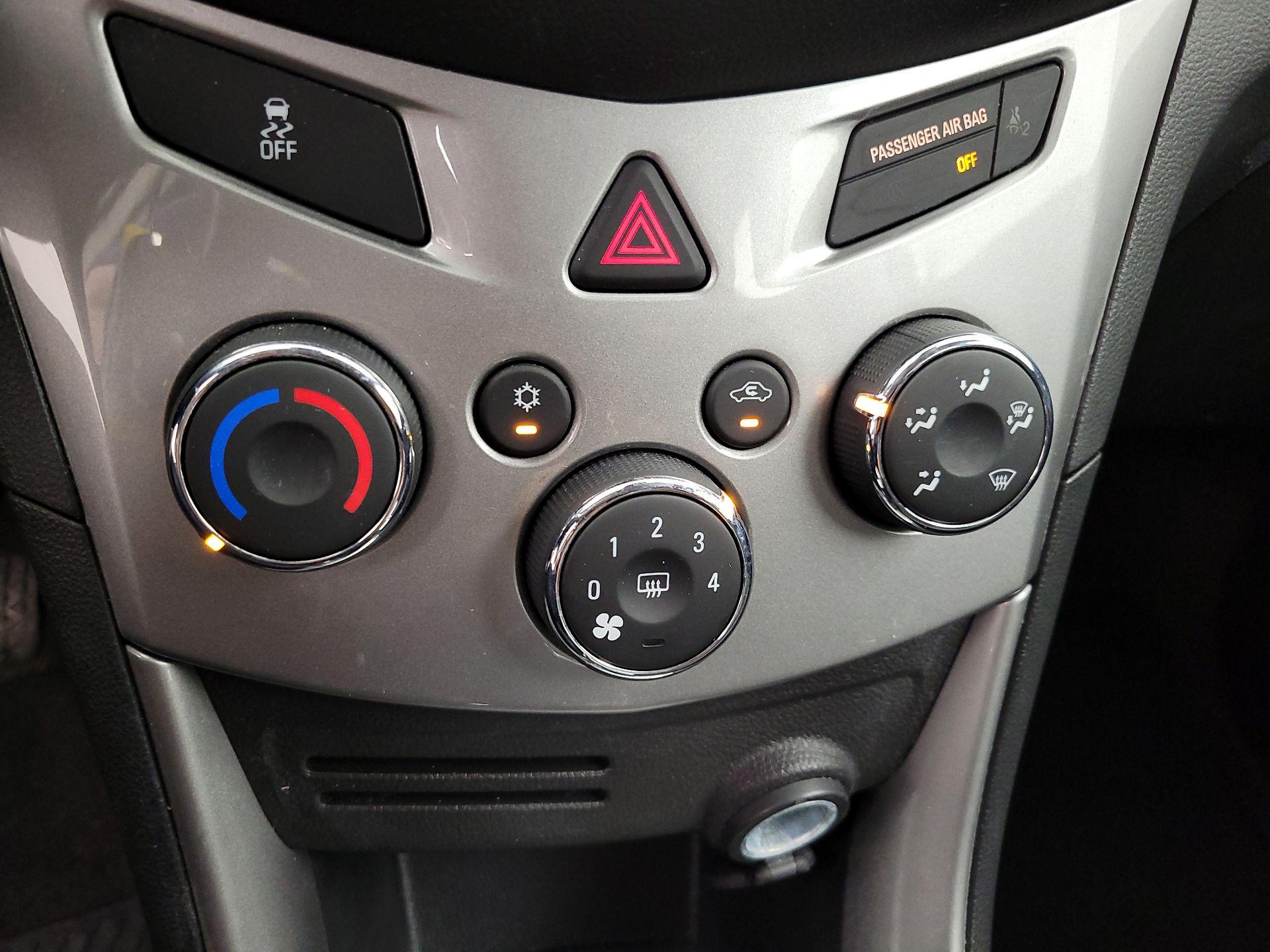 Thumbnail: 2016 Chevrolet Trax - 16
