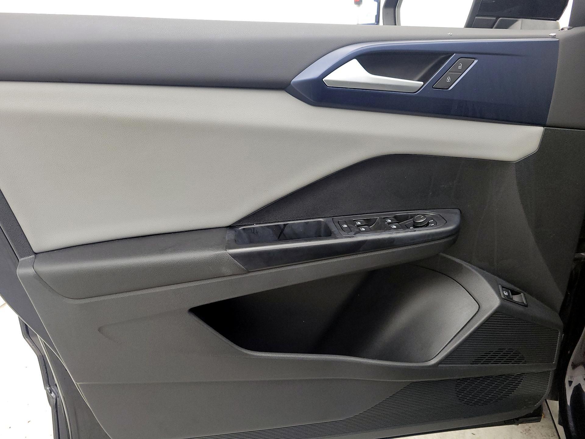 Thumbnail: 2022 Volkswagen Taos - 12