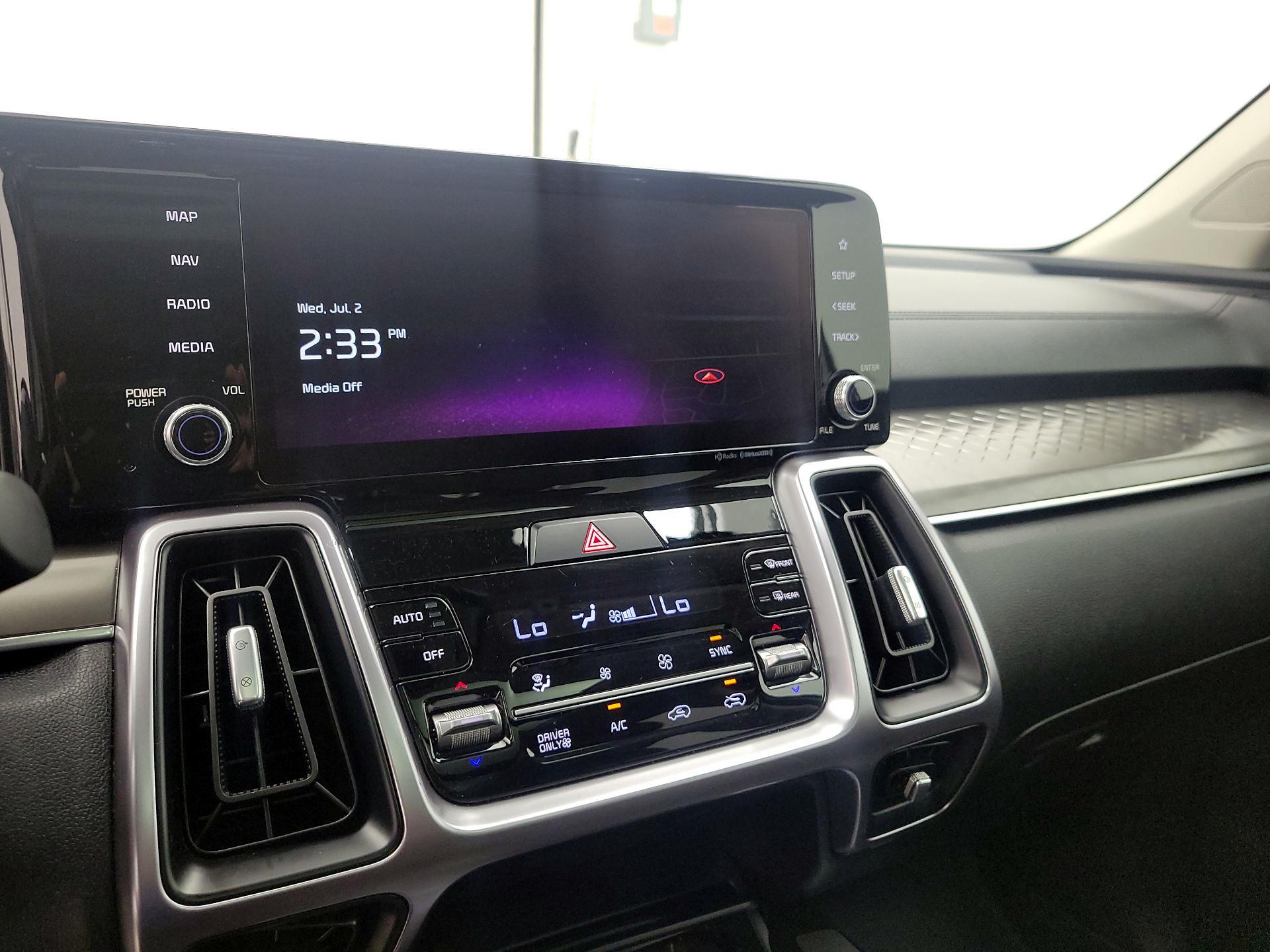 Thumbnail: 2023 Kia Sorento - 16