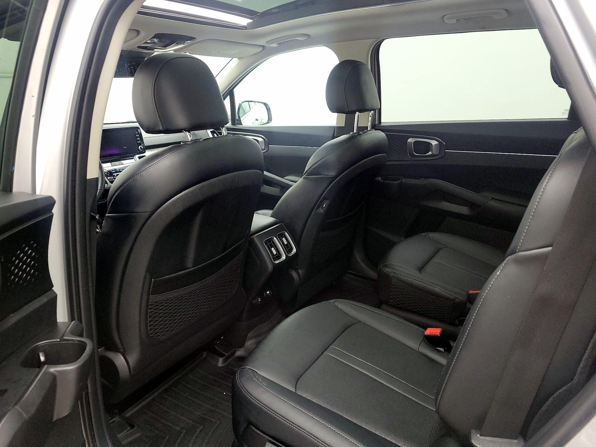Thumbnail: 2023 Kia Sorento - 20