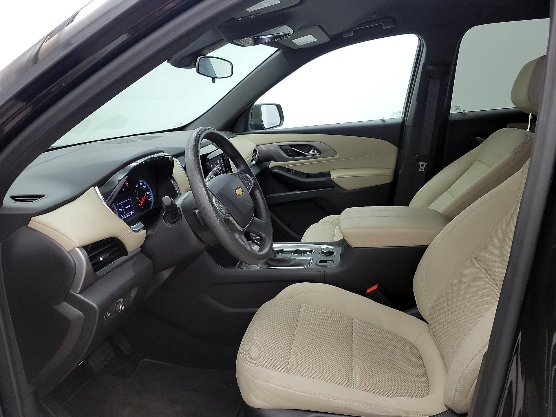 Thumbnail: 2023 Chevrolet Traverse - 11