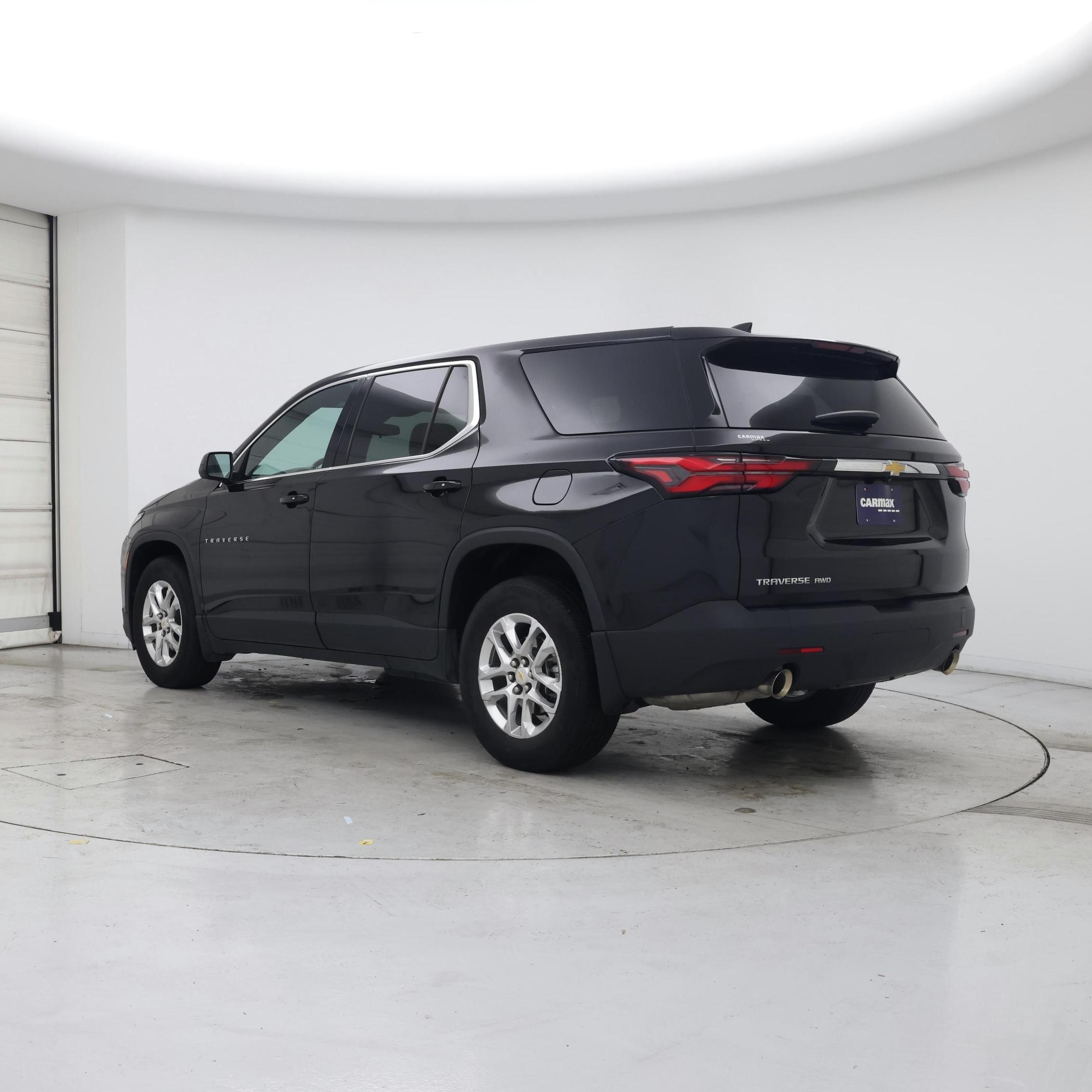 Thumbnail: 2023 Chevrolet Traverse - 2