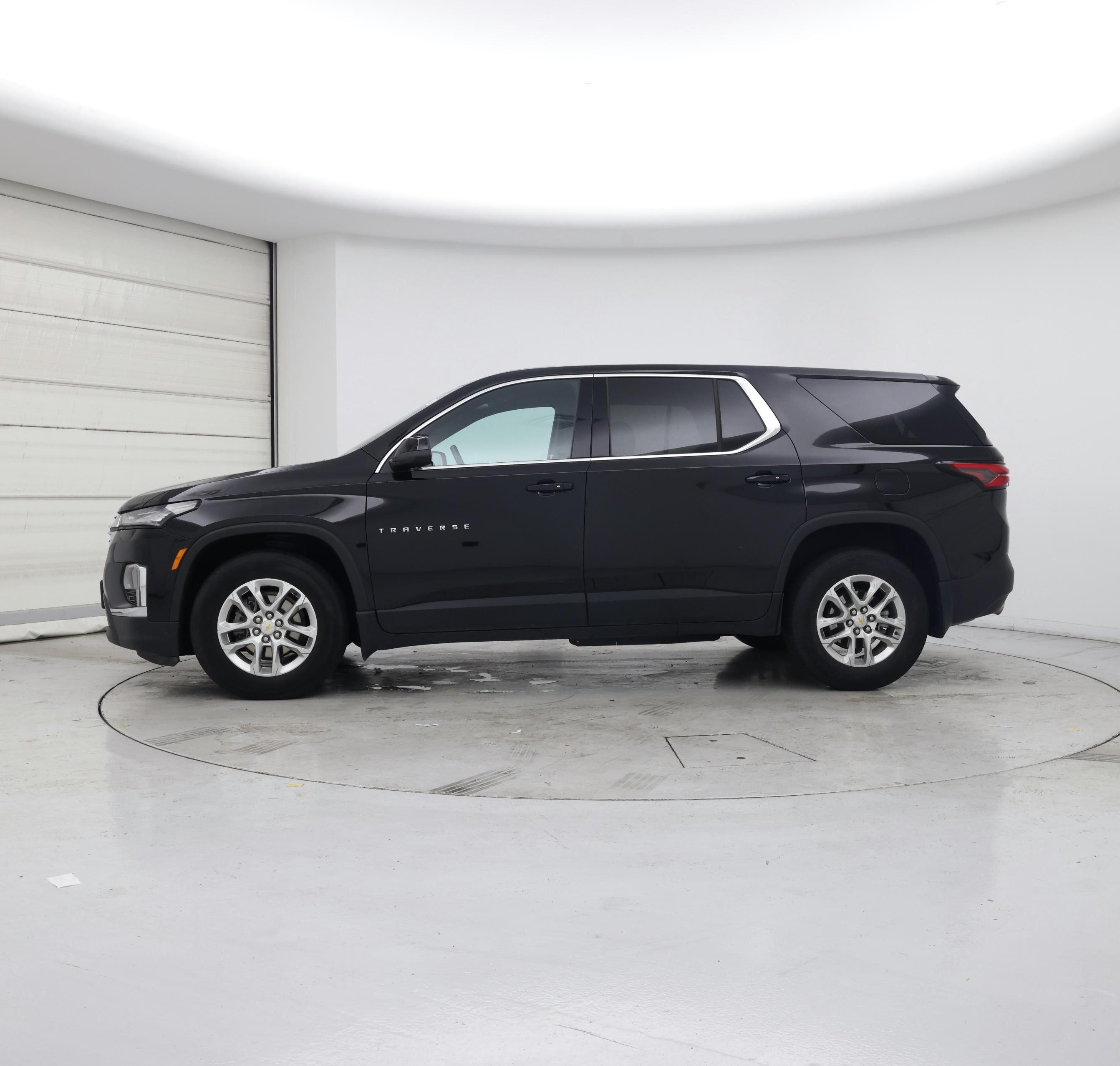 Thumbnail: 2023 Chevrolet Traverse - 3