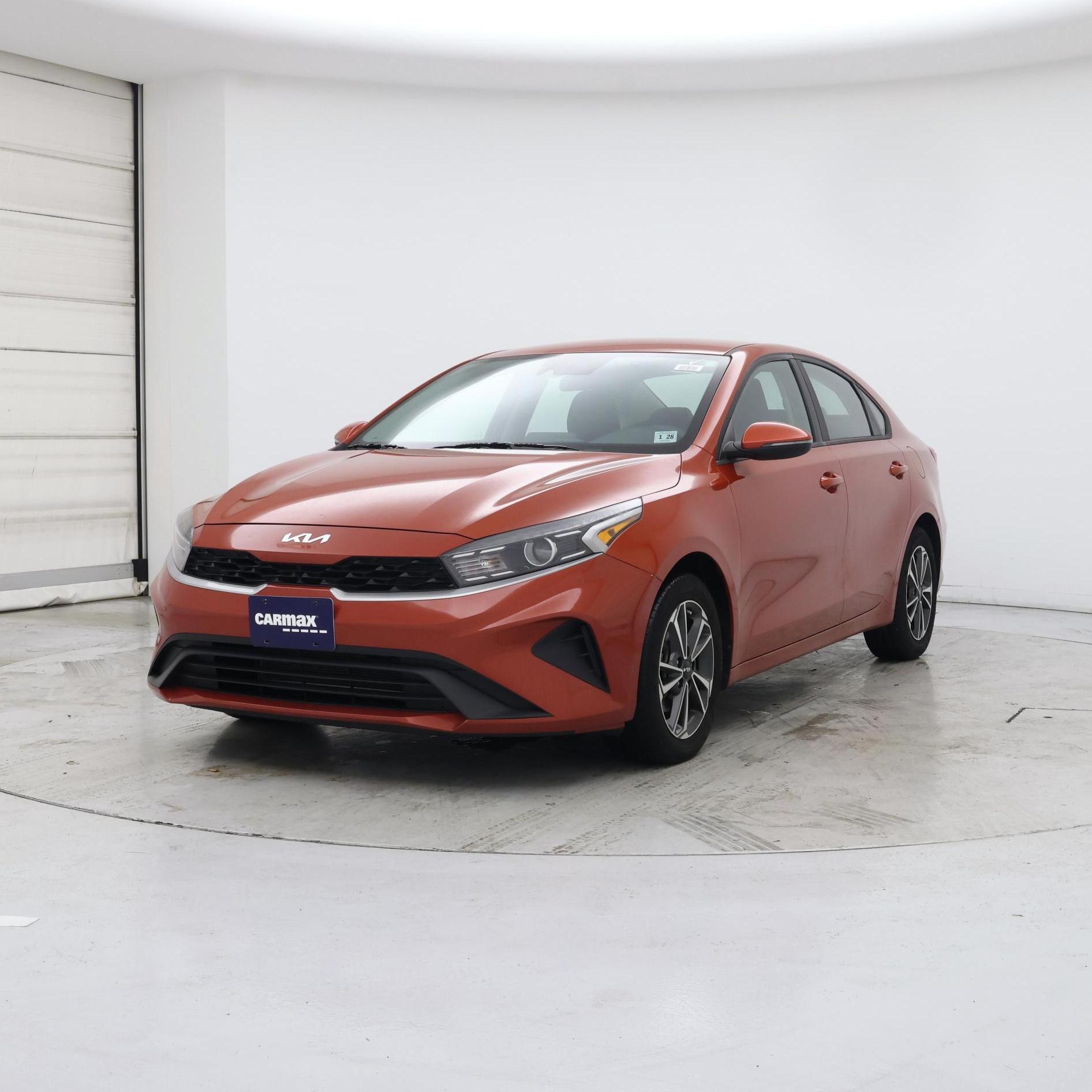 Thumbnail: 2023 Kia Forte - 4