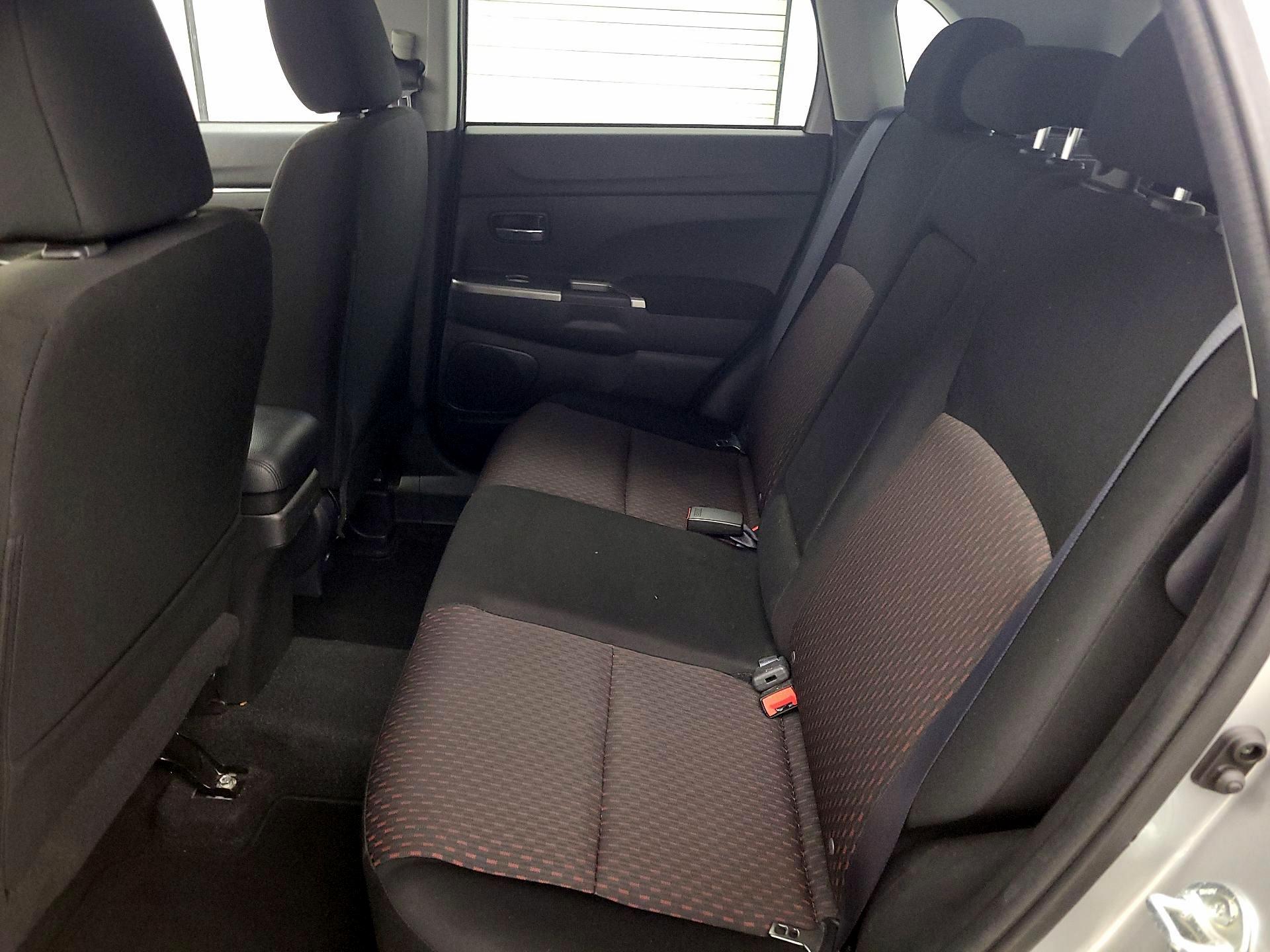 Thumbnail: 2019 Mitsubishi Outlander Sport - 18