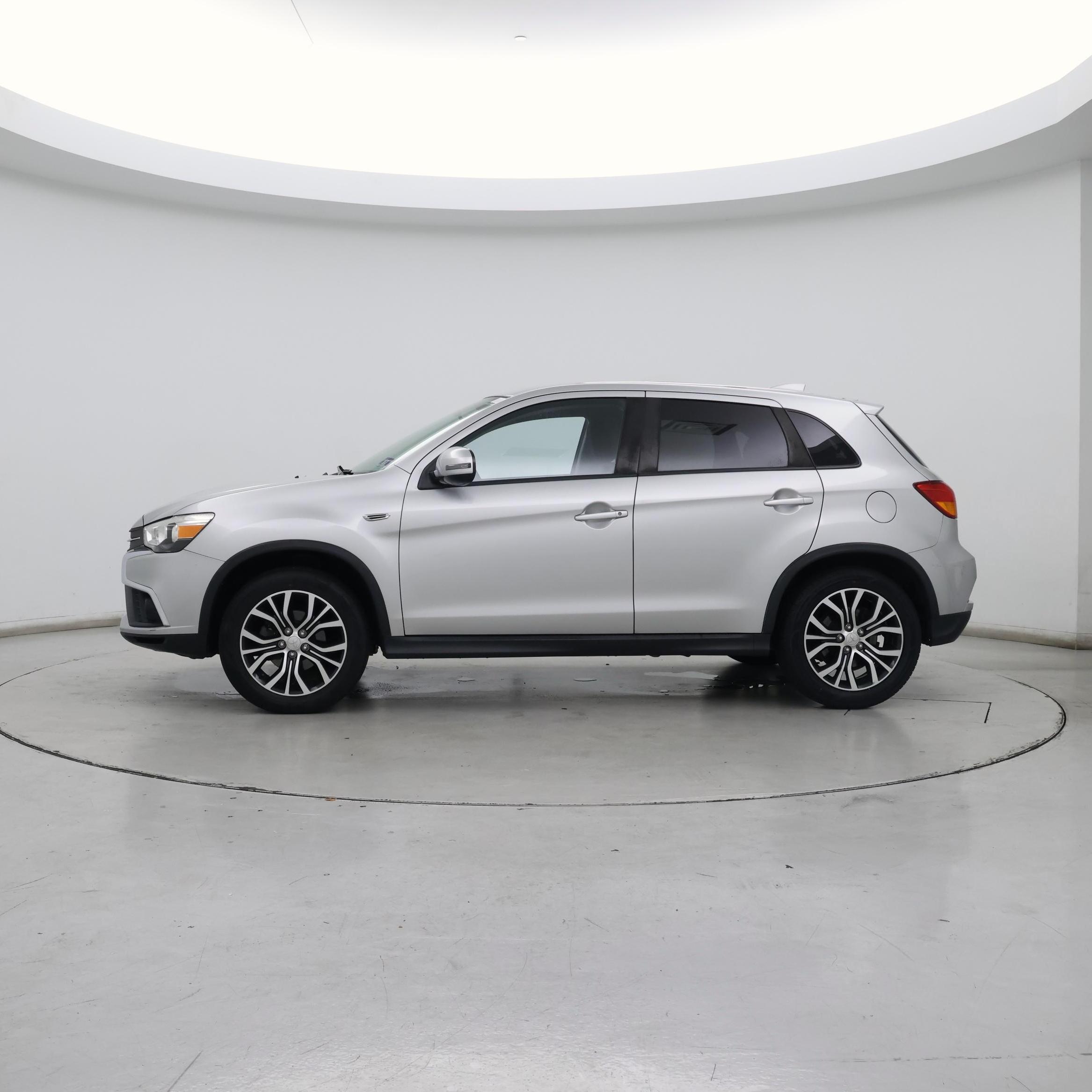 Thumbnail: 2019 Mitsubishi Outlander Sport - 3