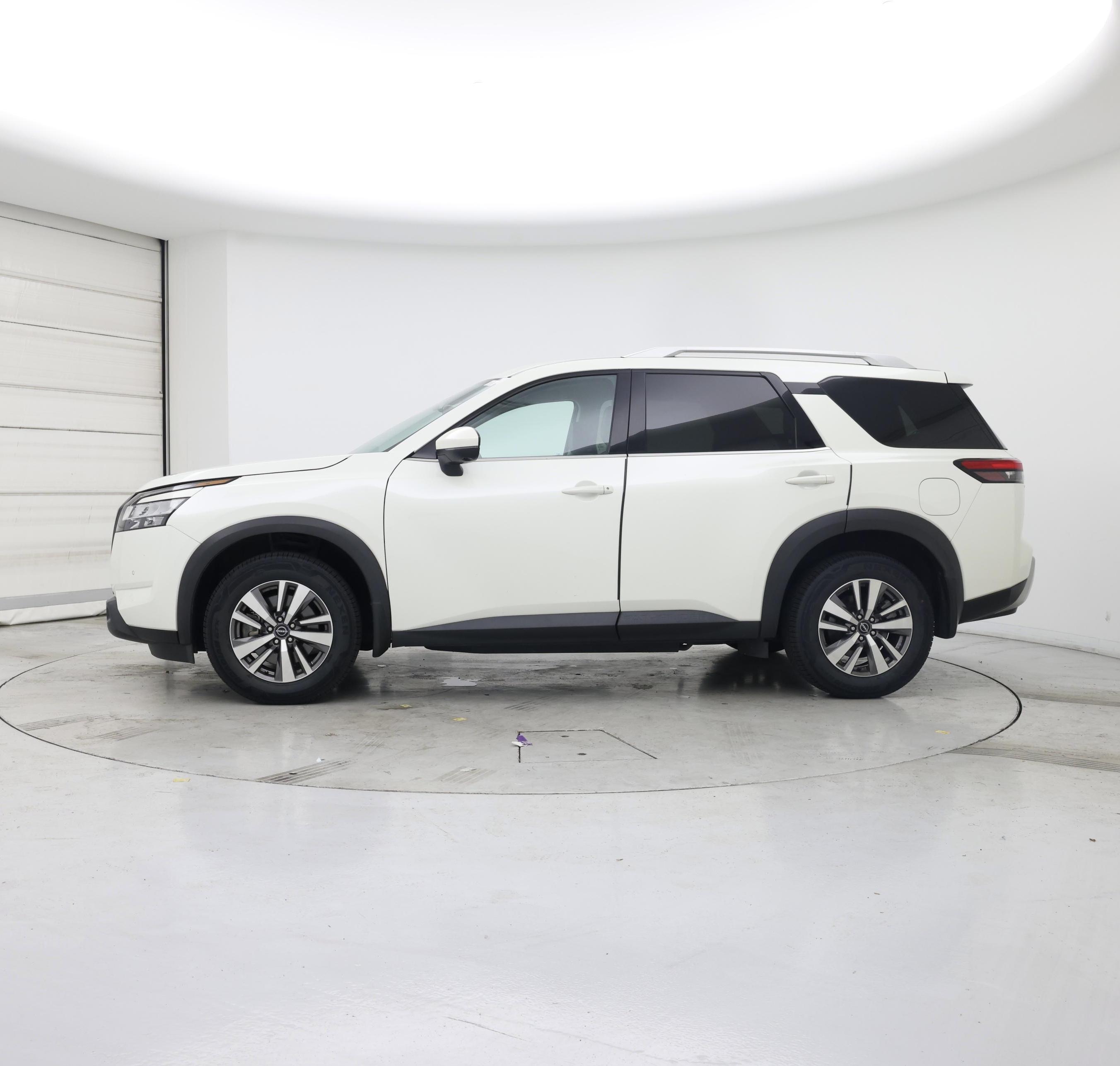 Thumbnail: 2022 Nissan Pathfinder - 3