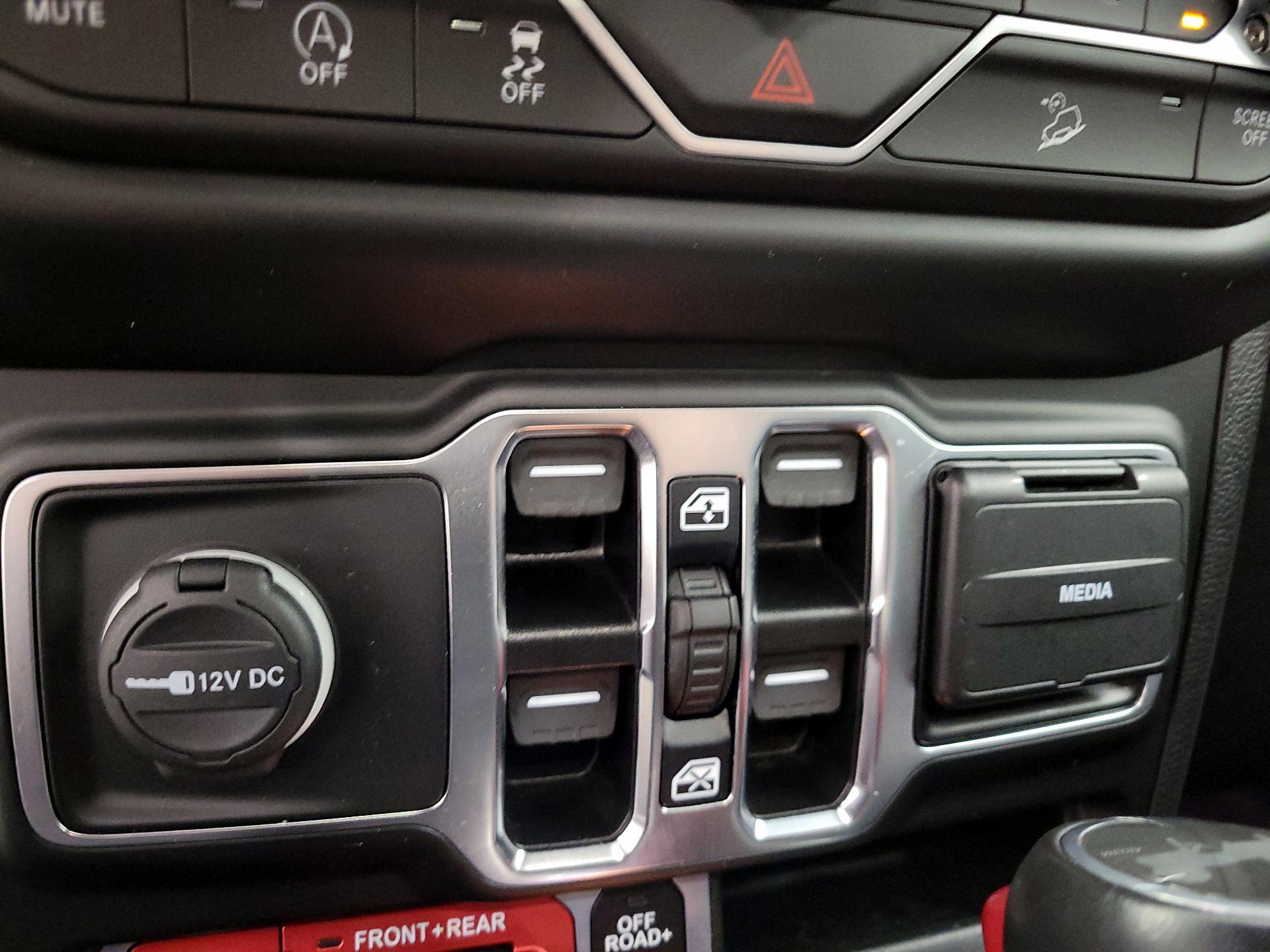 Thumbnail: 2021 Jeep Wrangler - 19