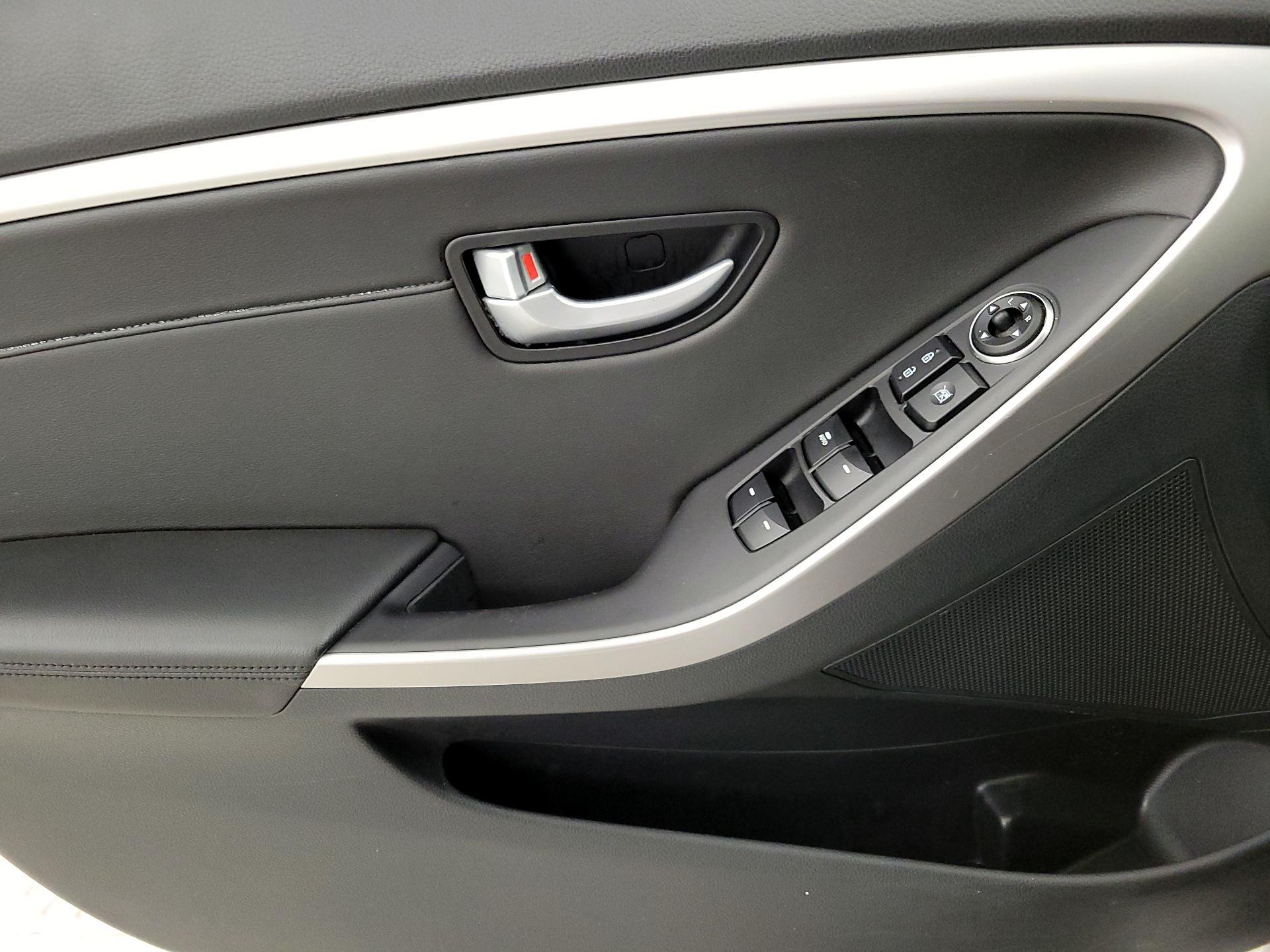 Thumbnail: 2014 Hyundai Elantra - 12