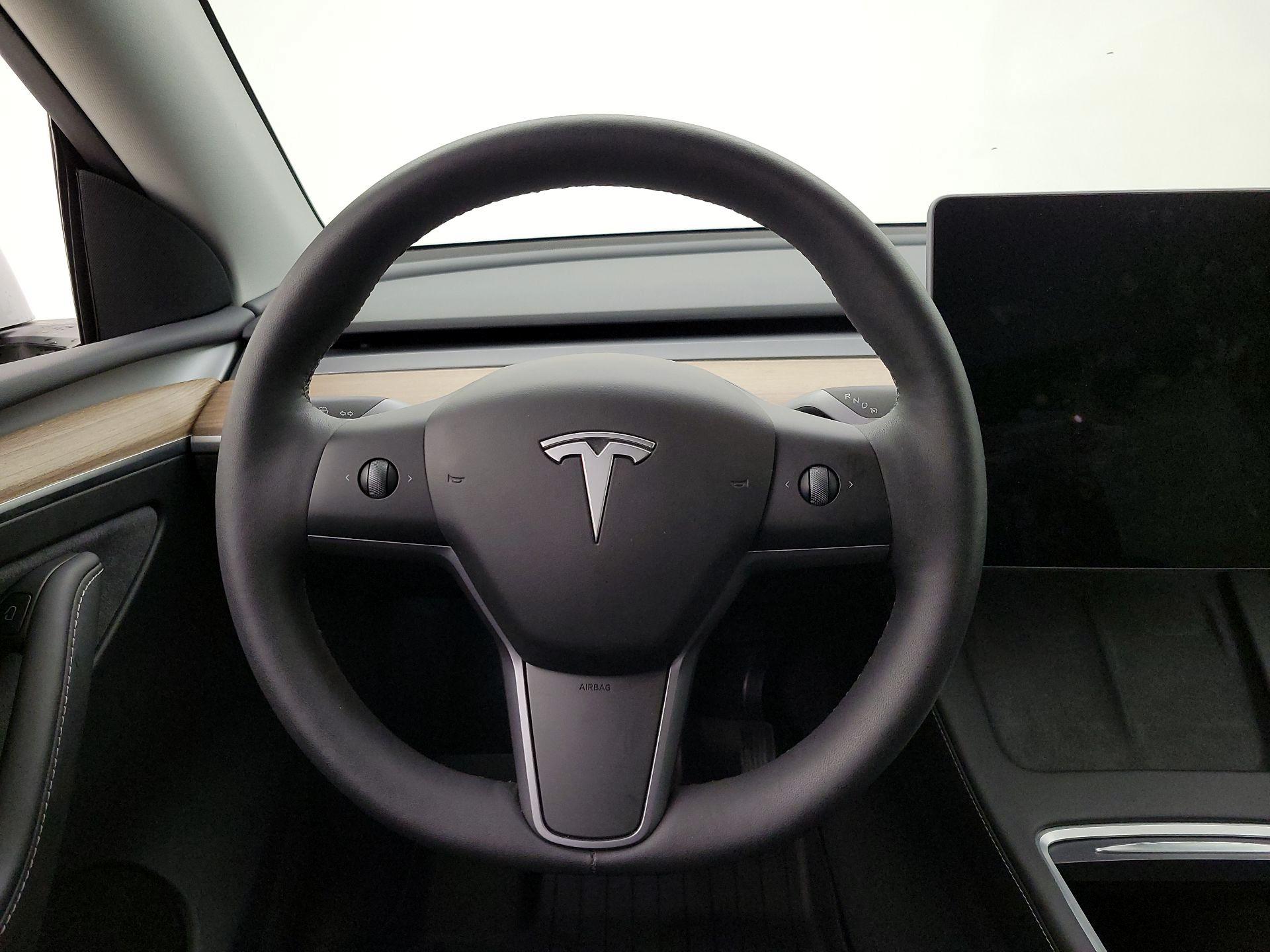 Thumbnail: 2023 Tesla Model Y - 10