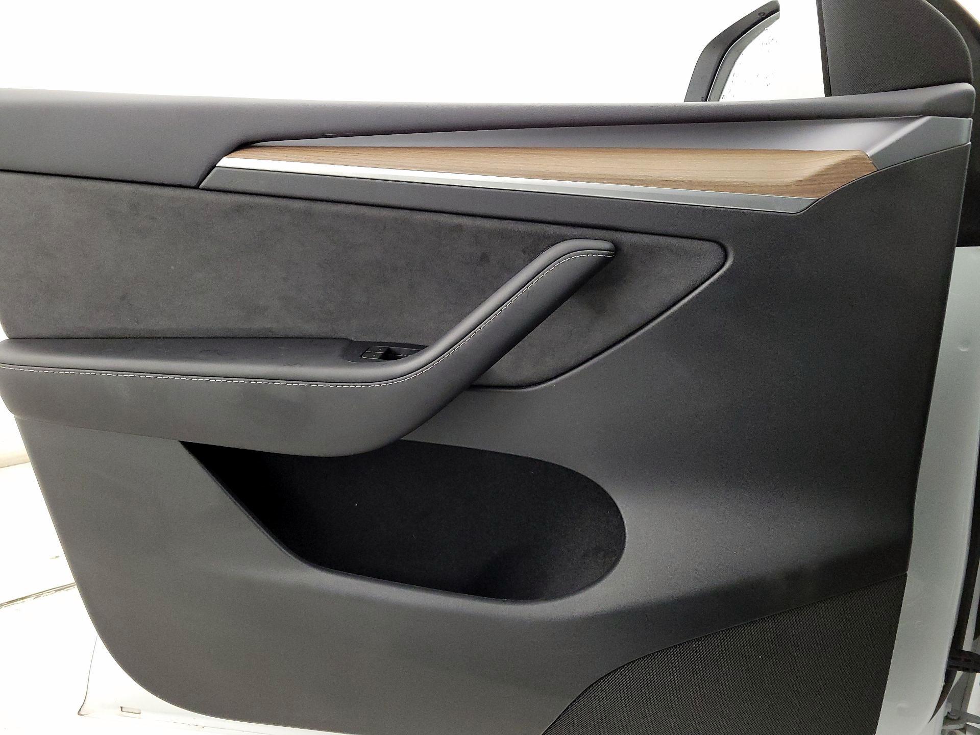 Thumbnail: 2023 Tesla Model Y - 12