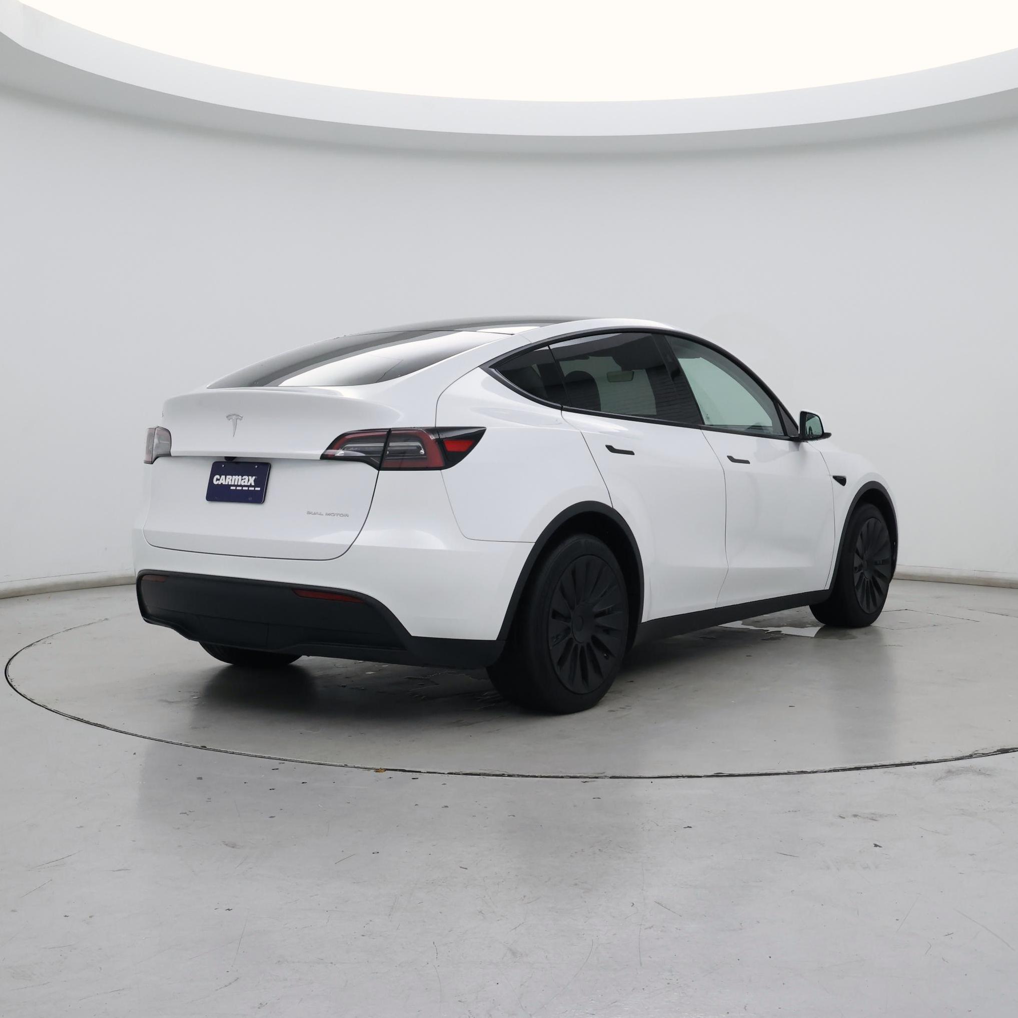 Thumbnail: 2023 Tesla Model Y - 8