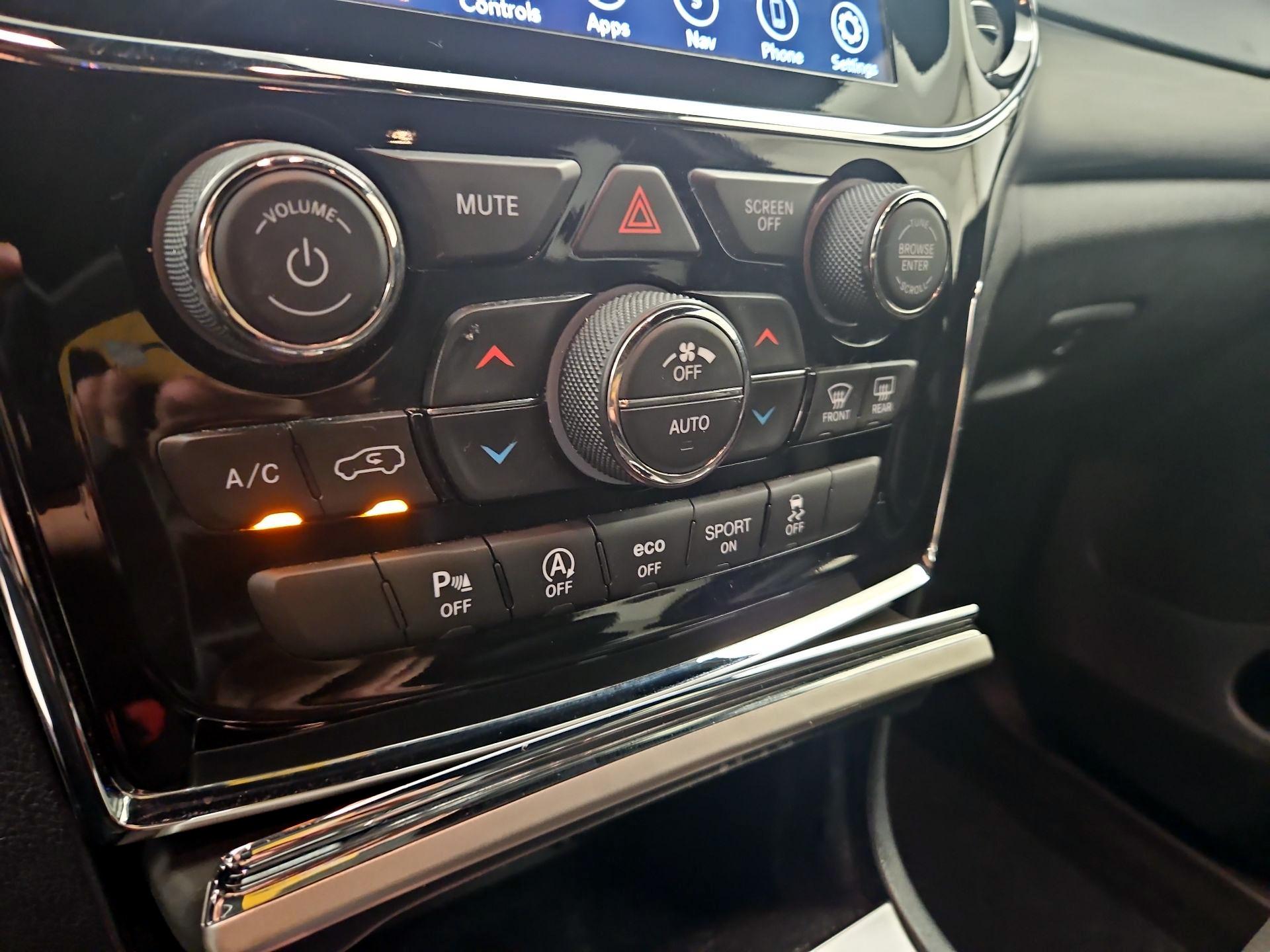 Thumbnail: 2020 Jeep Grand Cherokee - 17
