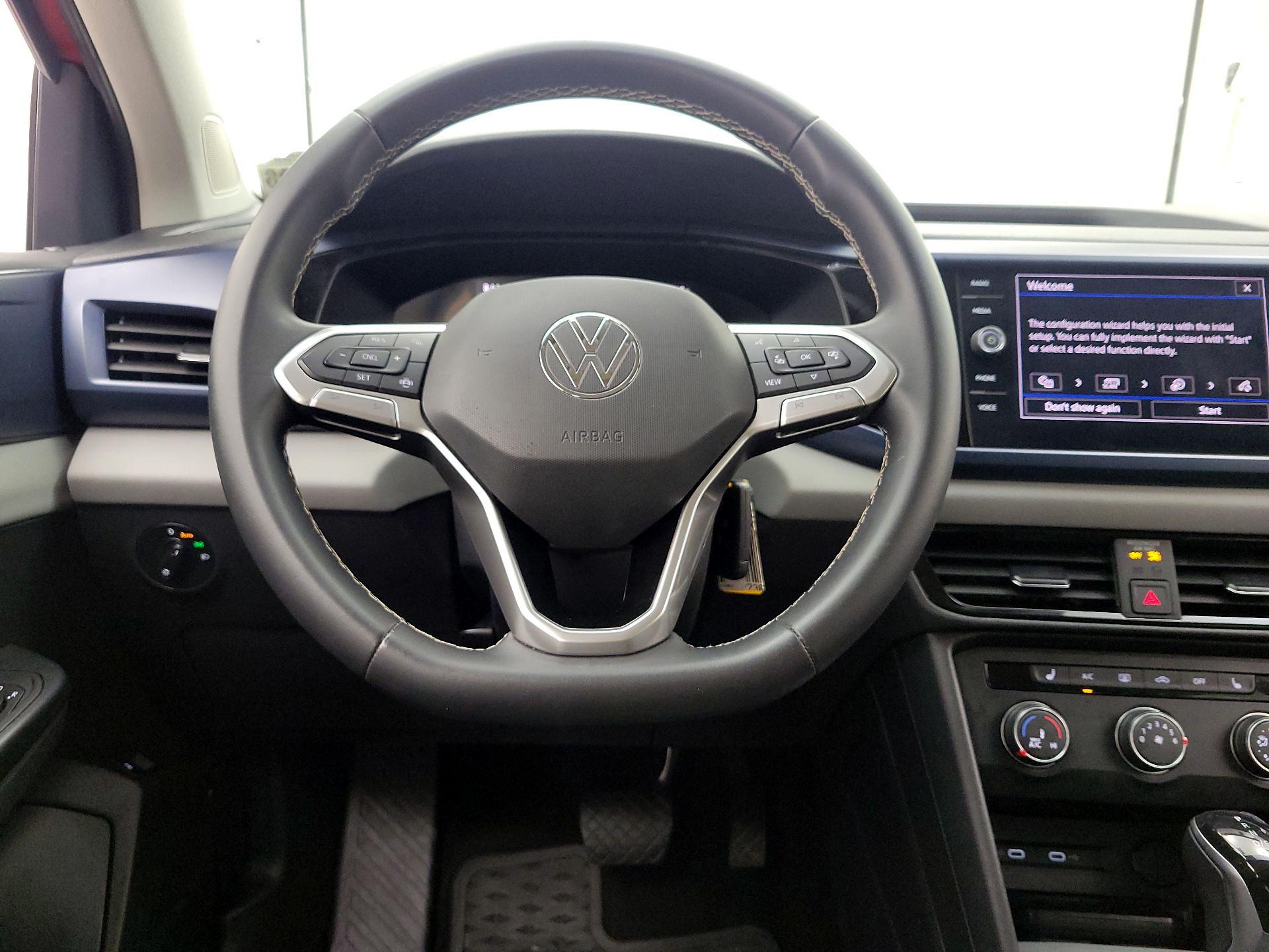Thumbnail: 2022 Volkswagen Taos - 10