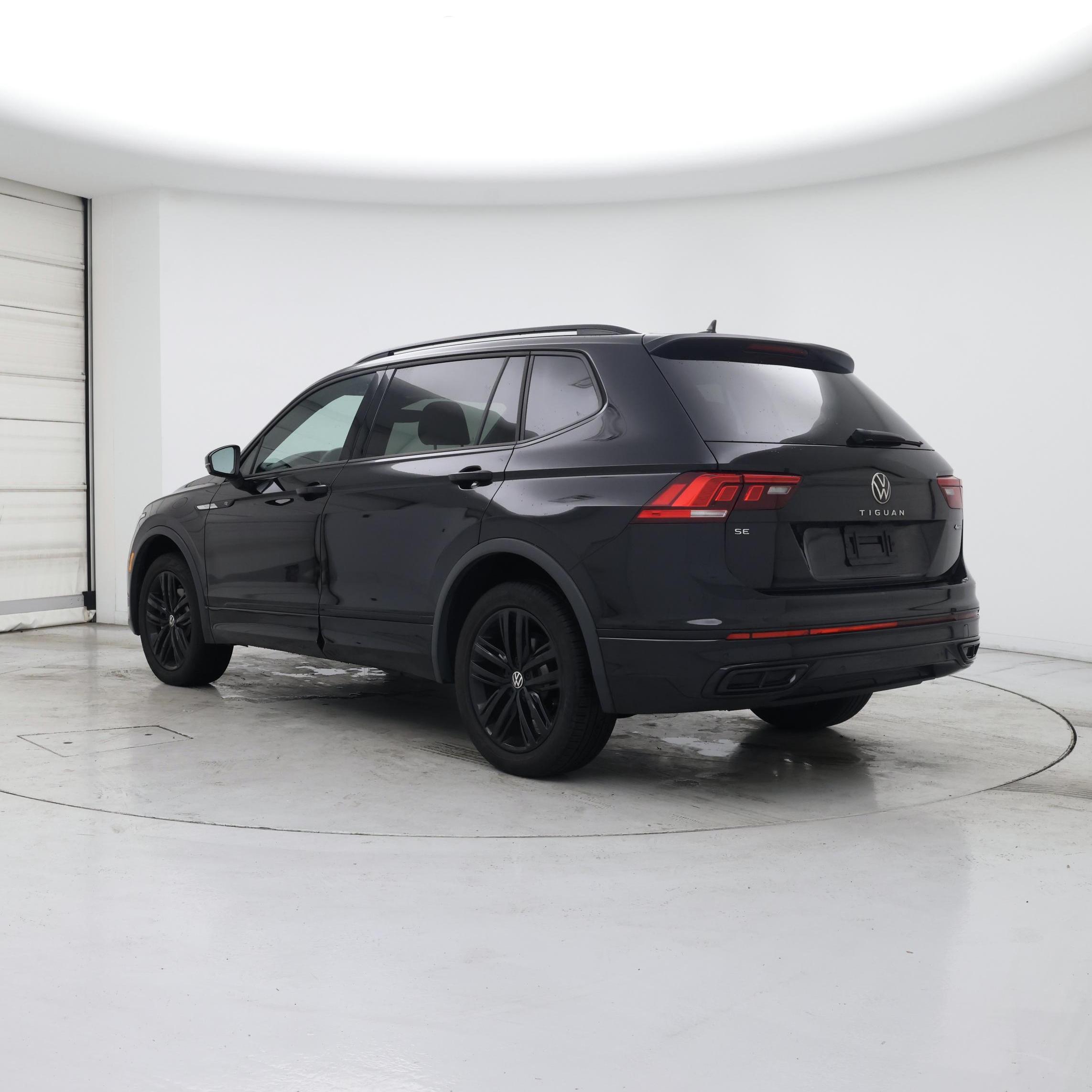 Thumbnail: 2022 Volkswagen Tiguan - 2