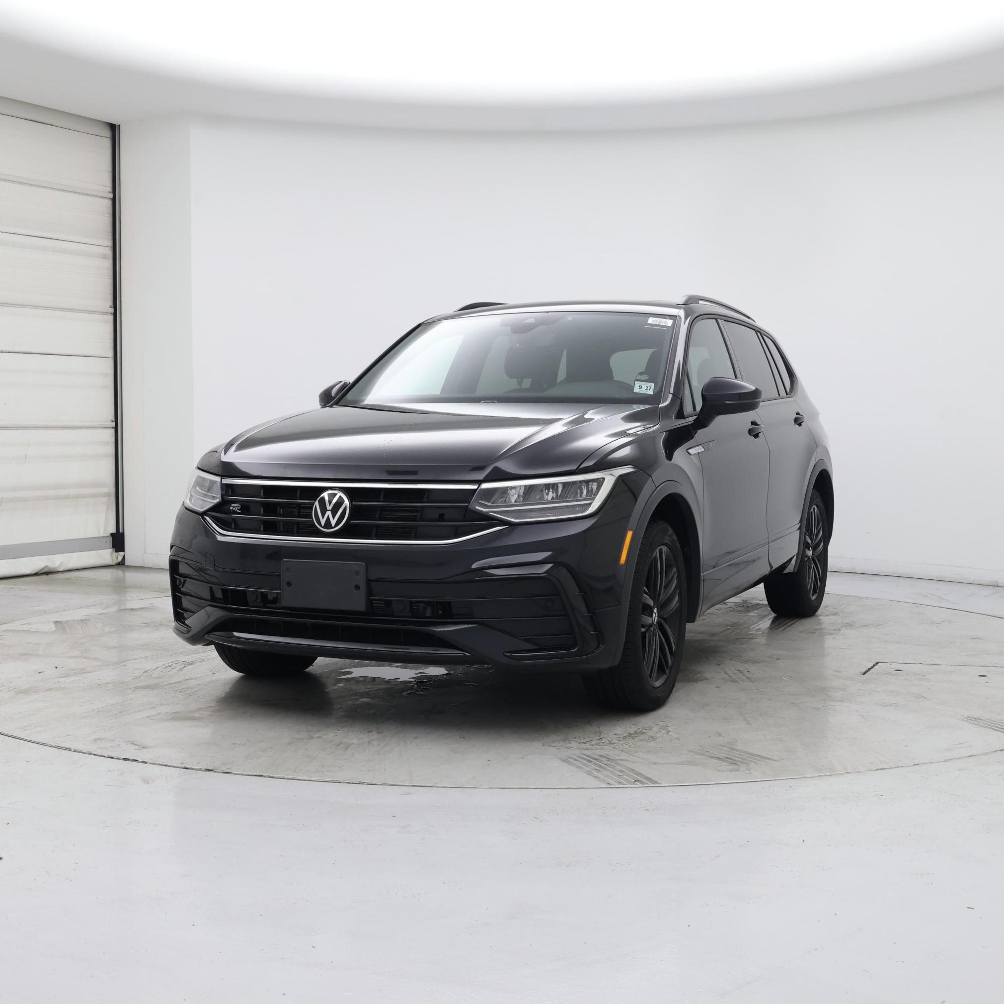 Thumbnail: 2022 Volkswagen Tiguan - 4