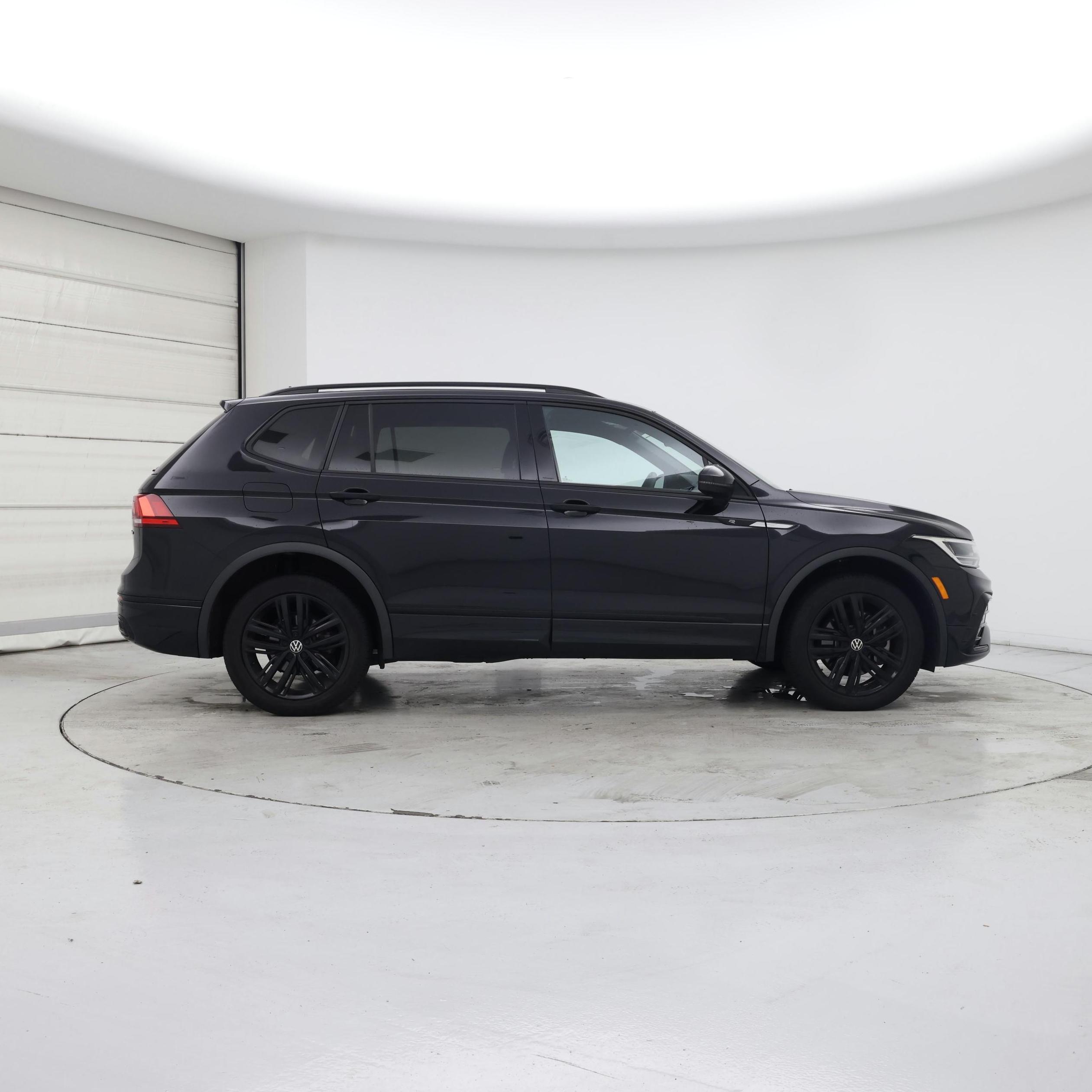 Thumbnail: 2022 Volkswagen Tiguan - 7