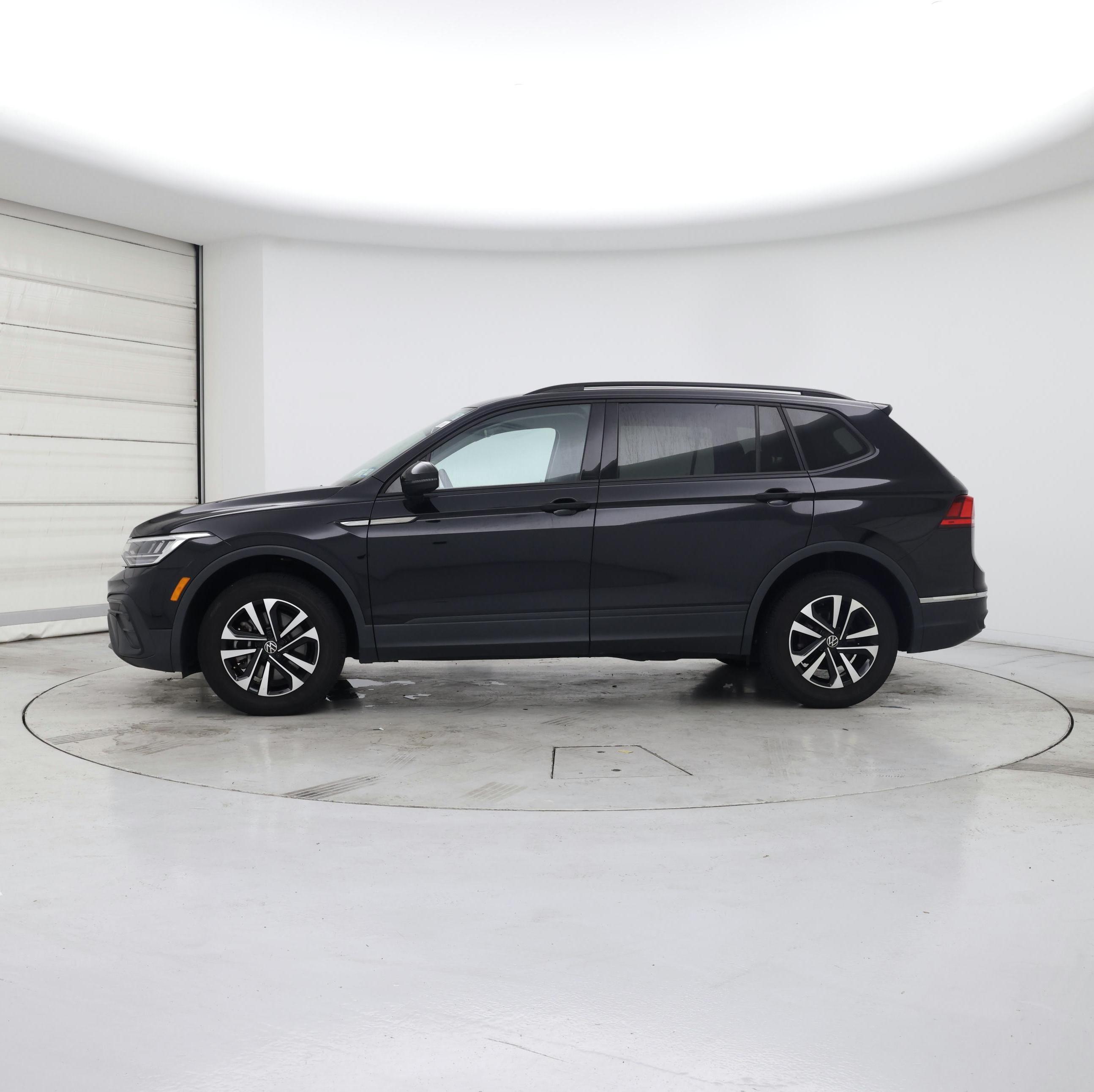 Thumbnail: 2022 Volkswagen Tiguan - 3