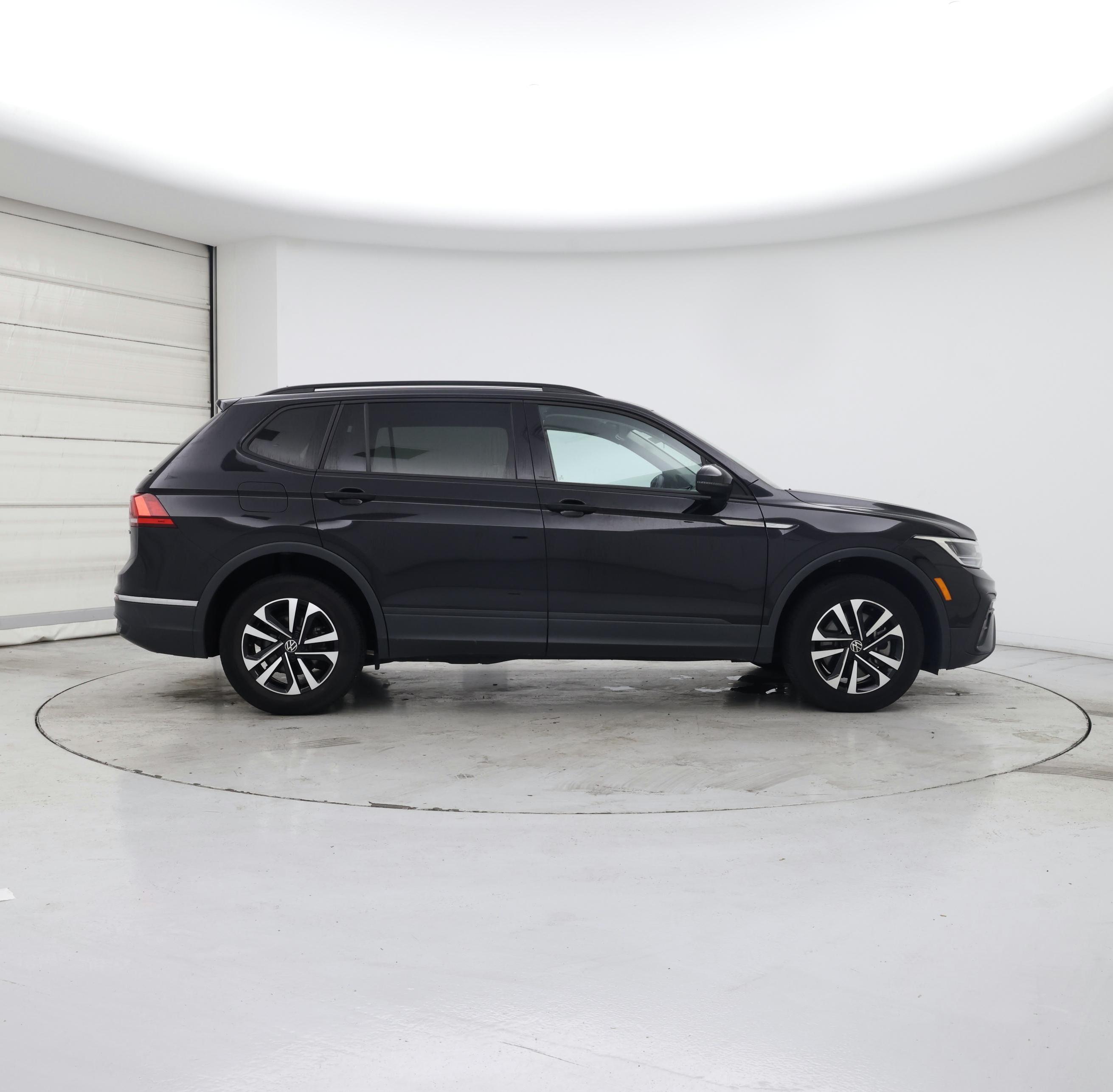 Thumbnail: 2022 Volkswagen Tiguan - 7