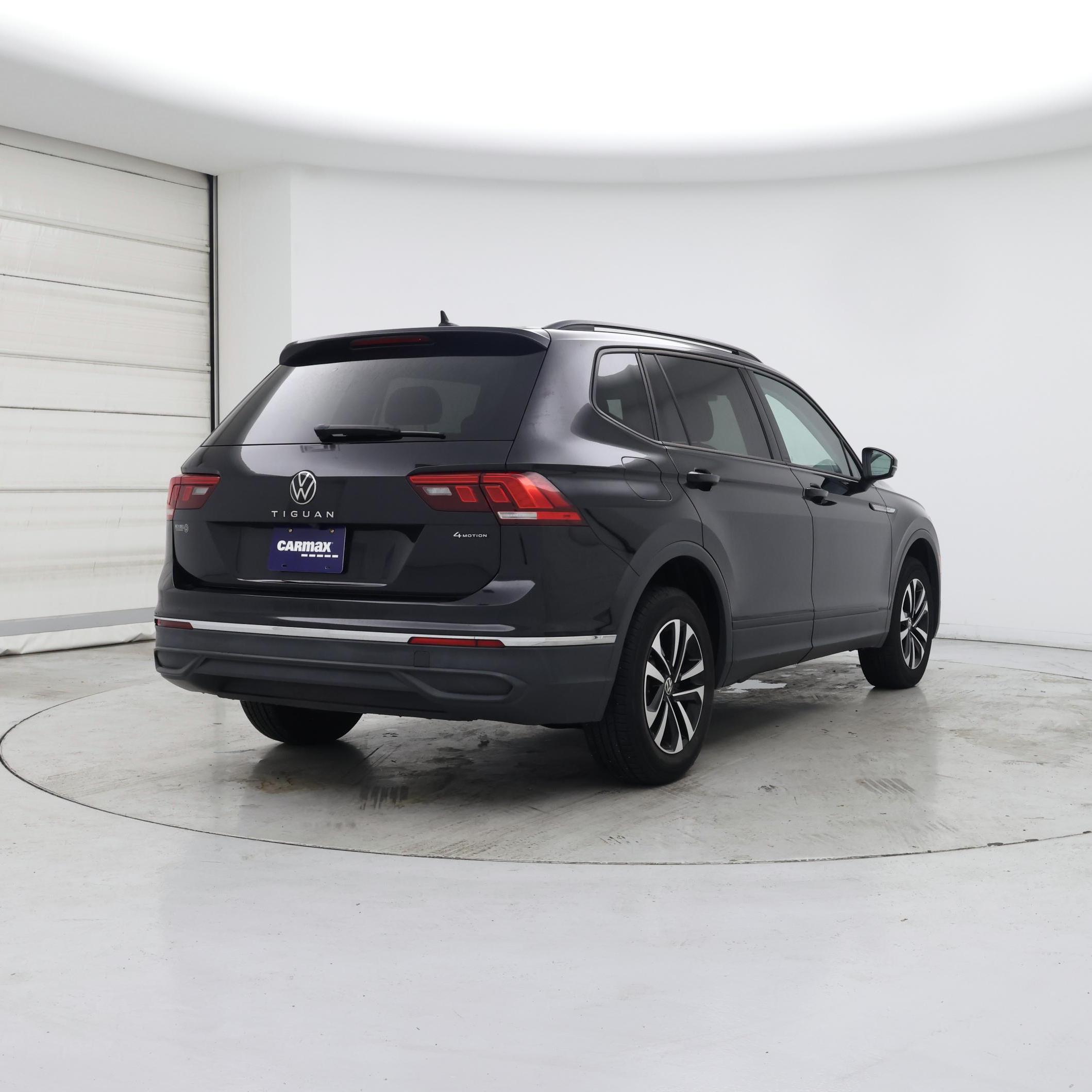 Thumbnail: 2022 Volkswagen Tiguan - 8