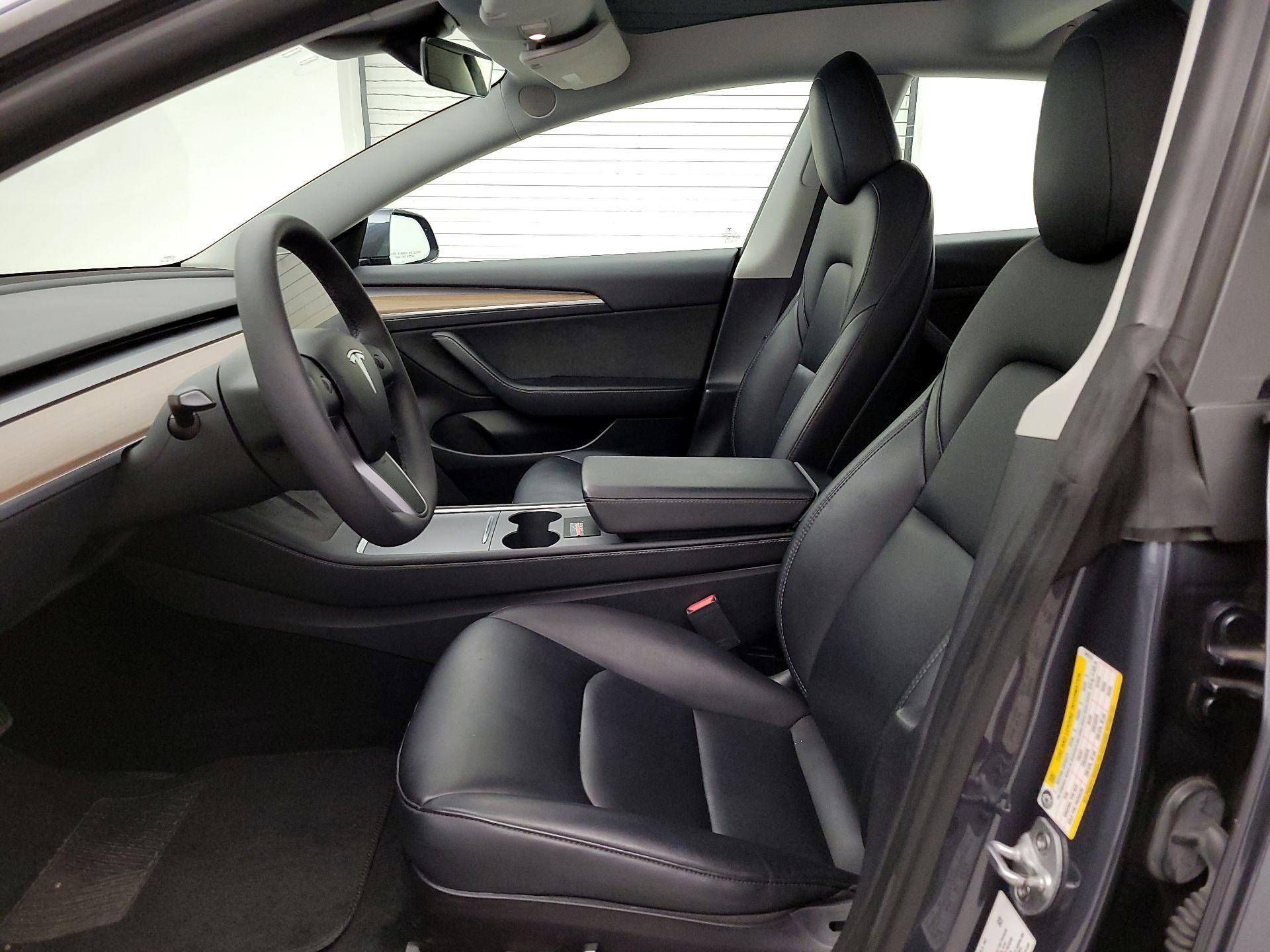 Thumbnail: 2022 Tesla Model 3 - 11