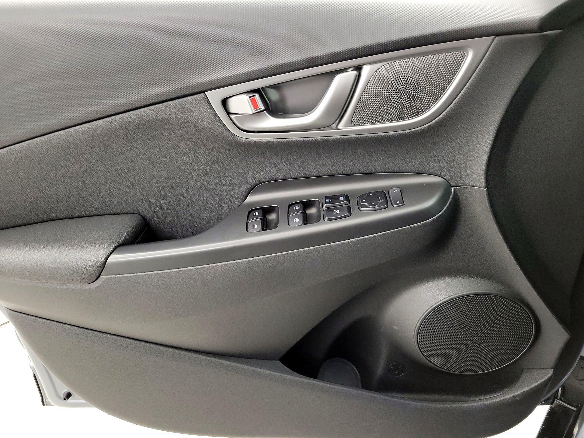 Thumbnail: 2021 Hyundai Kona - 12