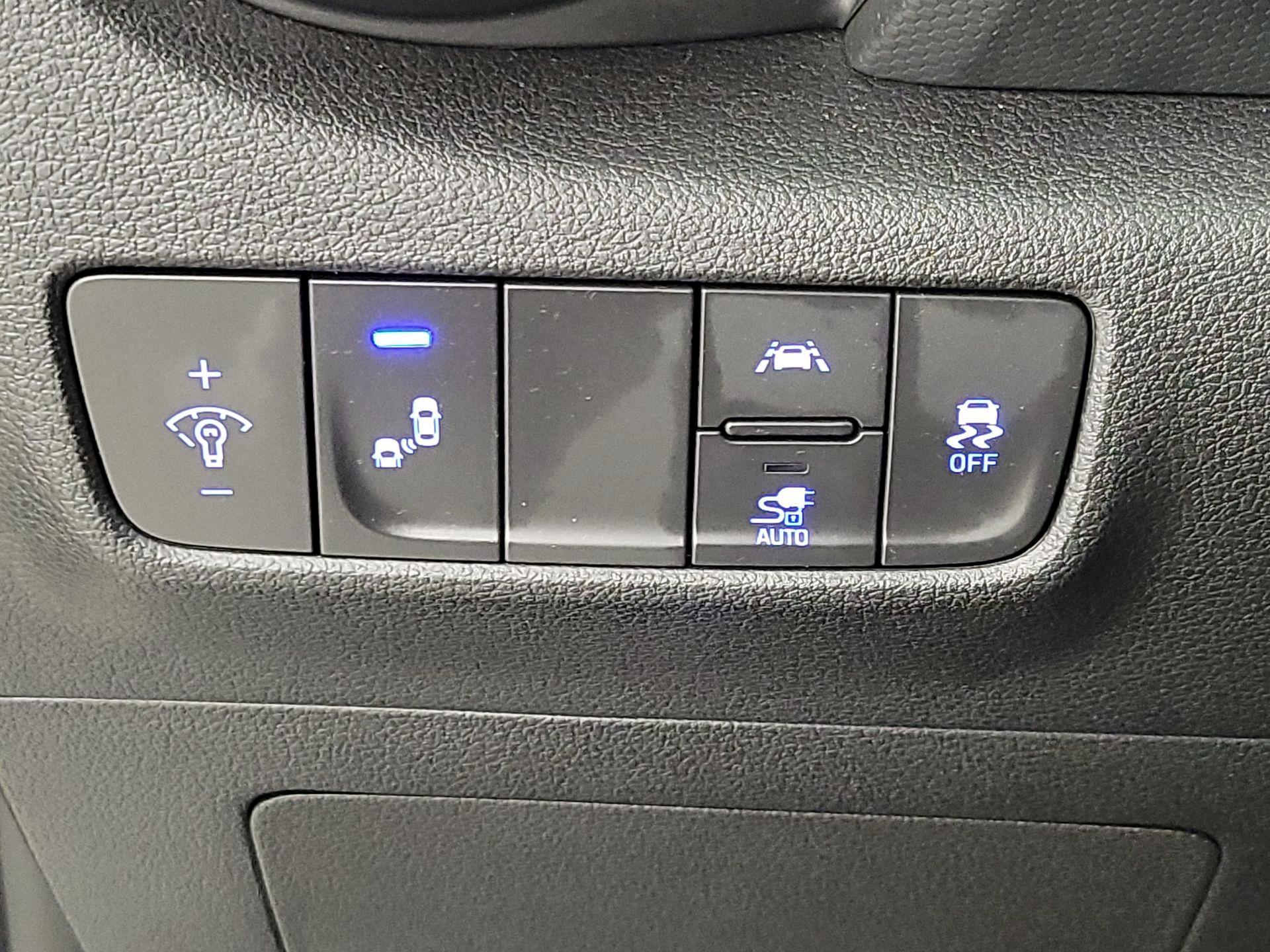 Thumbnail: 2021 Hyundai Kona - 13