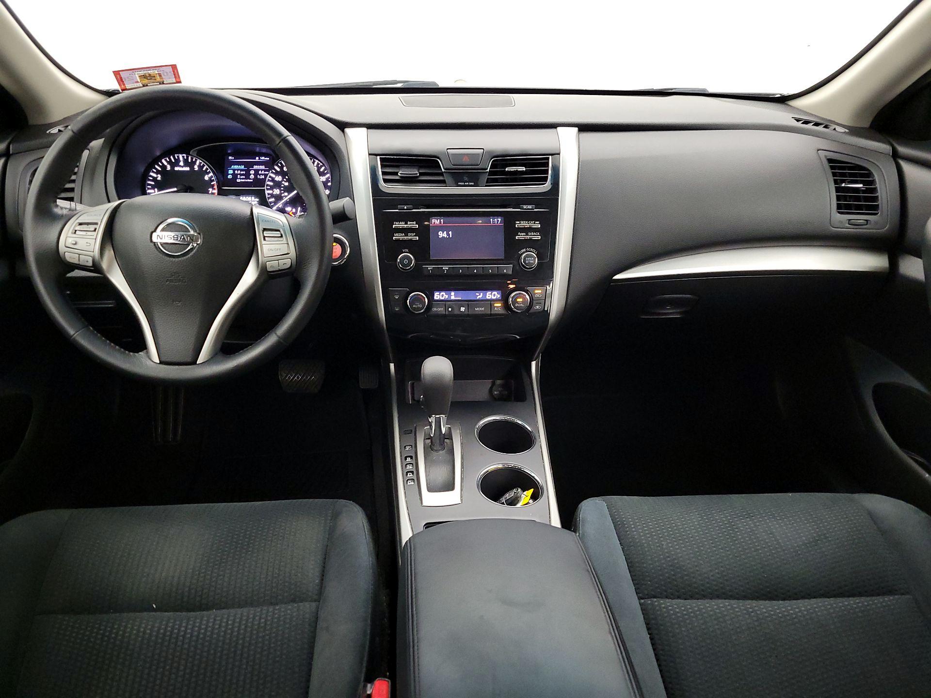 Thumbnail: 2015 Nissan Altima - 9