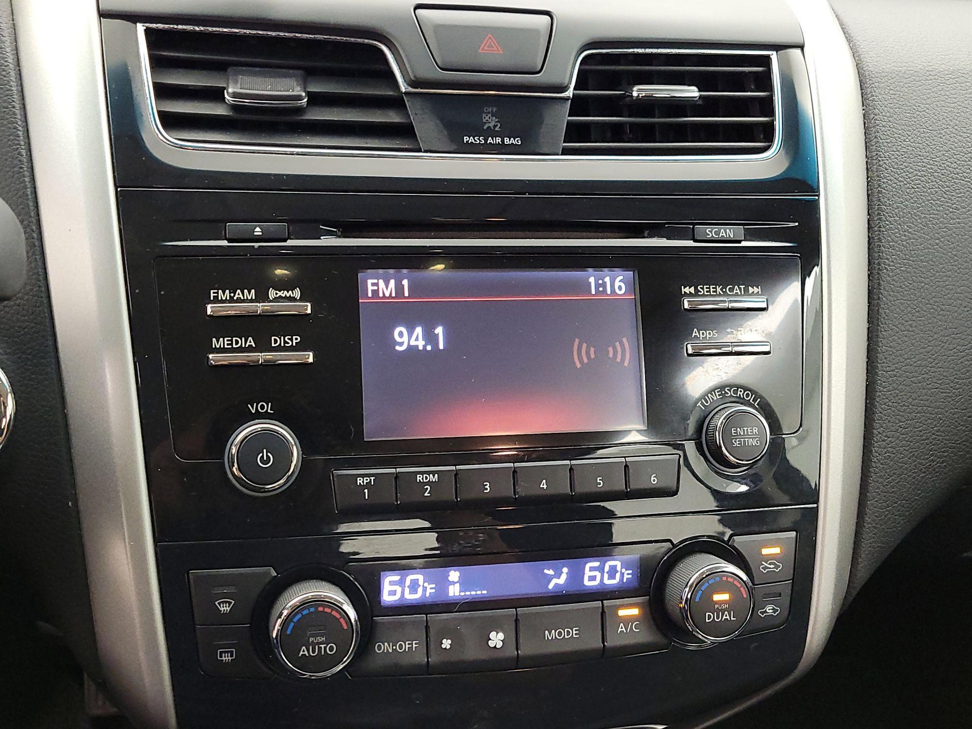 Thumbnail: 2015 Nissan Altima - 15