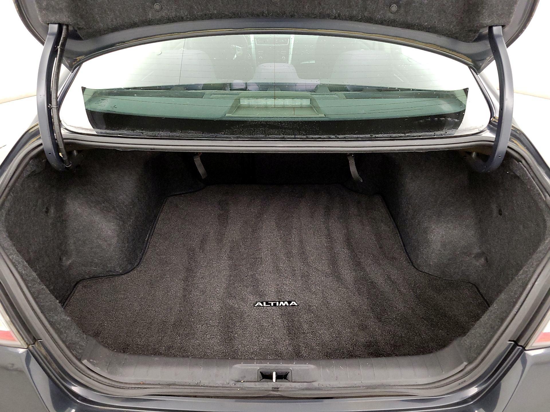 Thumbnail: 2015 Nissan Altima - 20