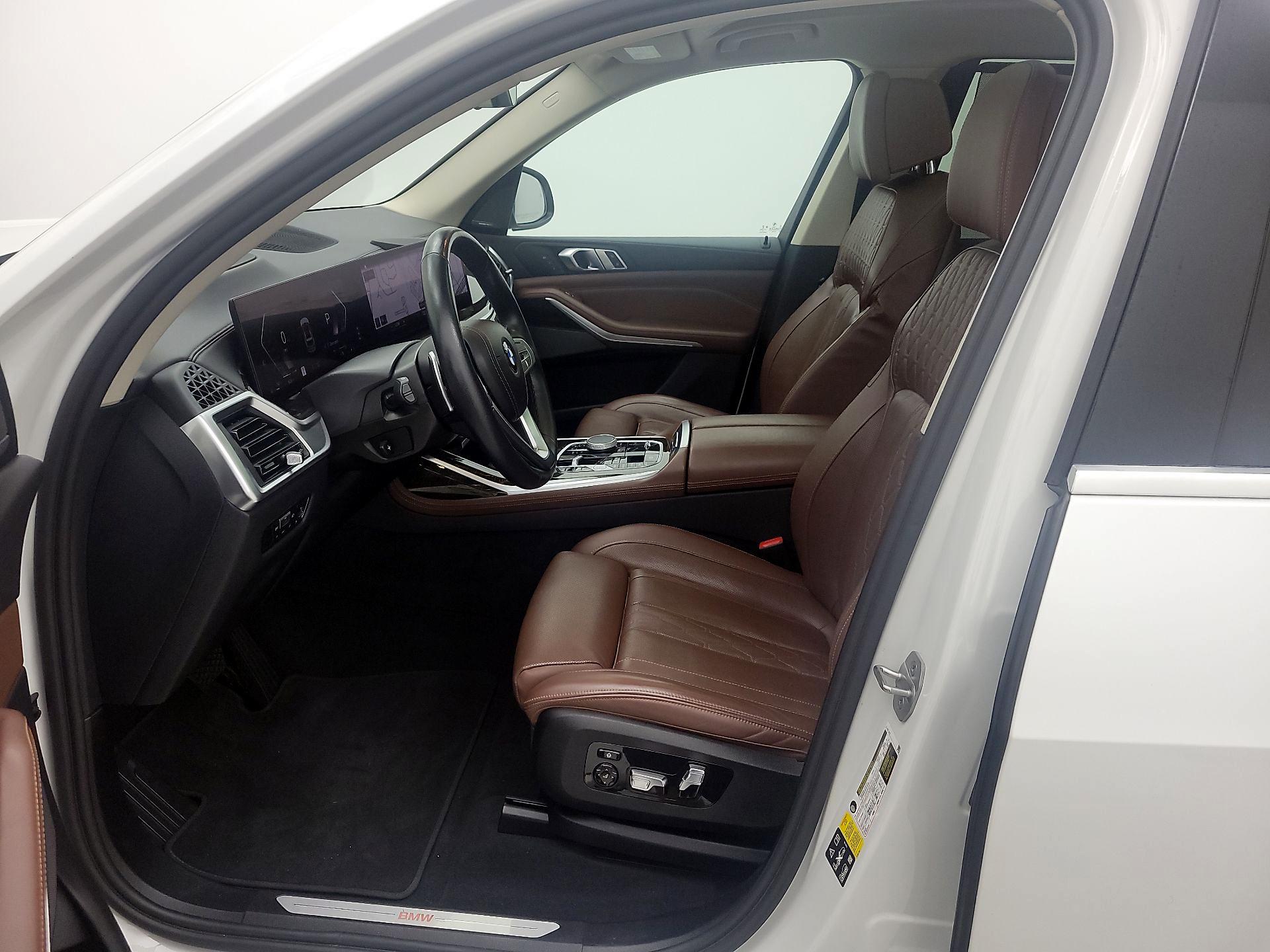 Thumbnail: 2023 BMW X7 - 11
