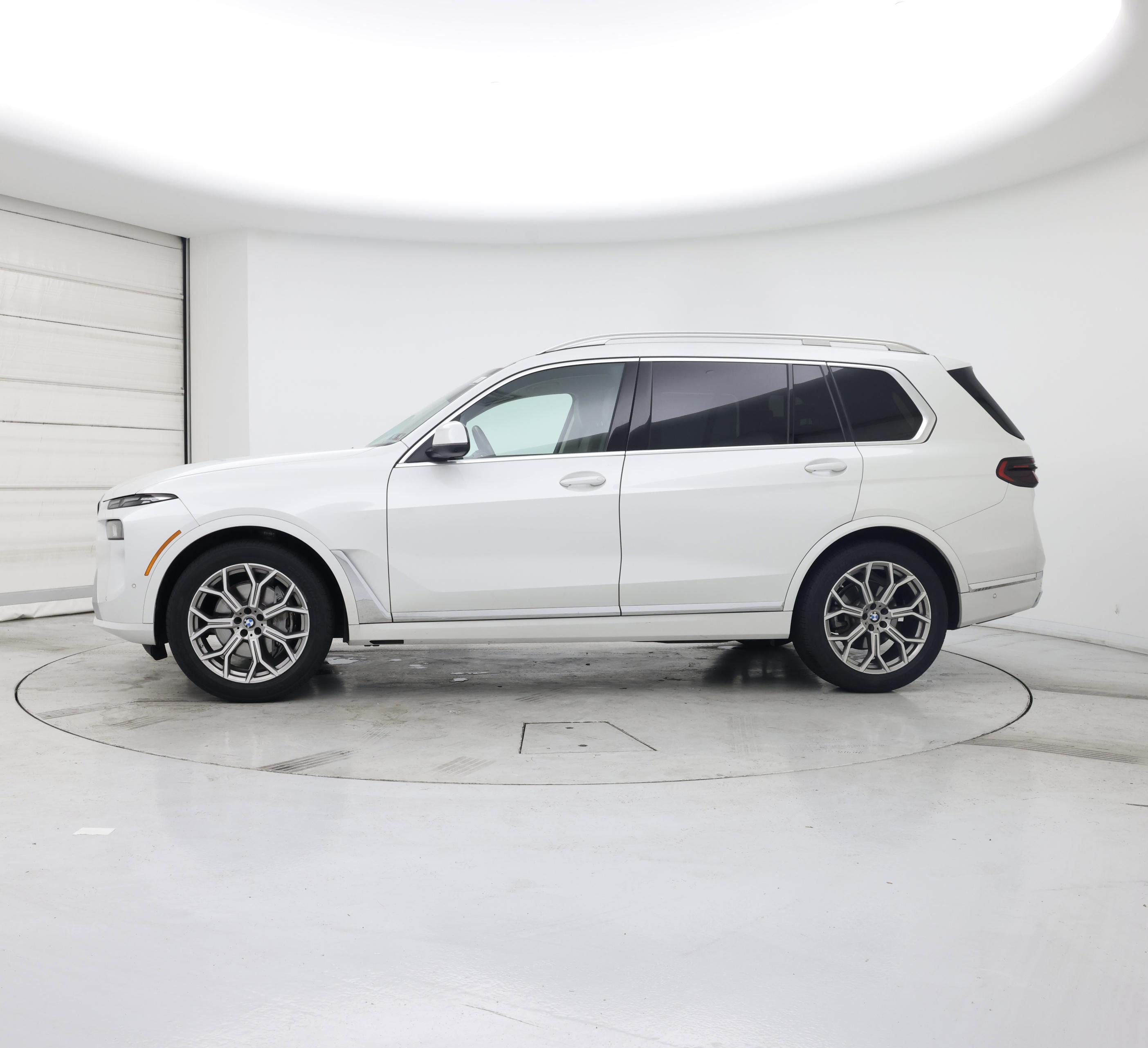 Thumbnail: 2023 BMW X7 - 3