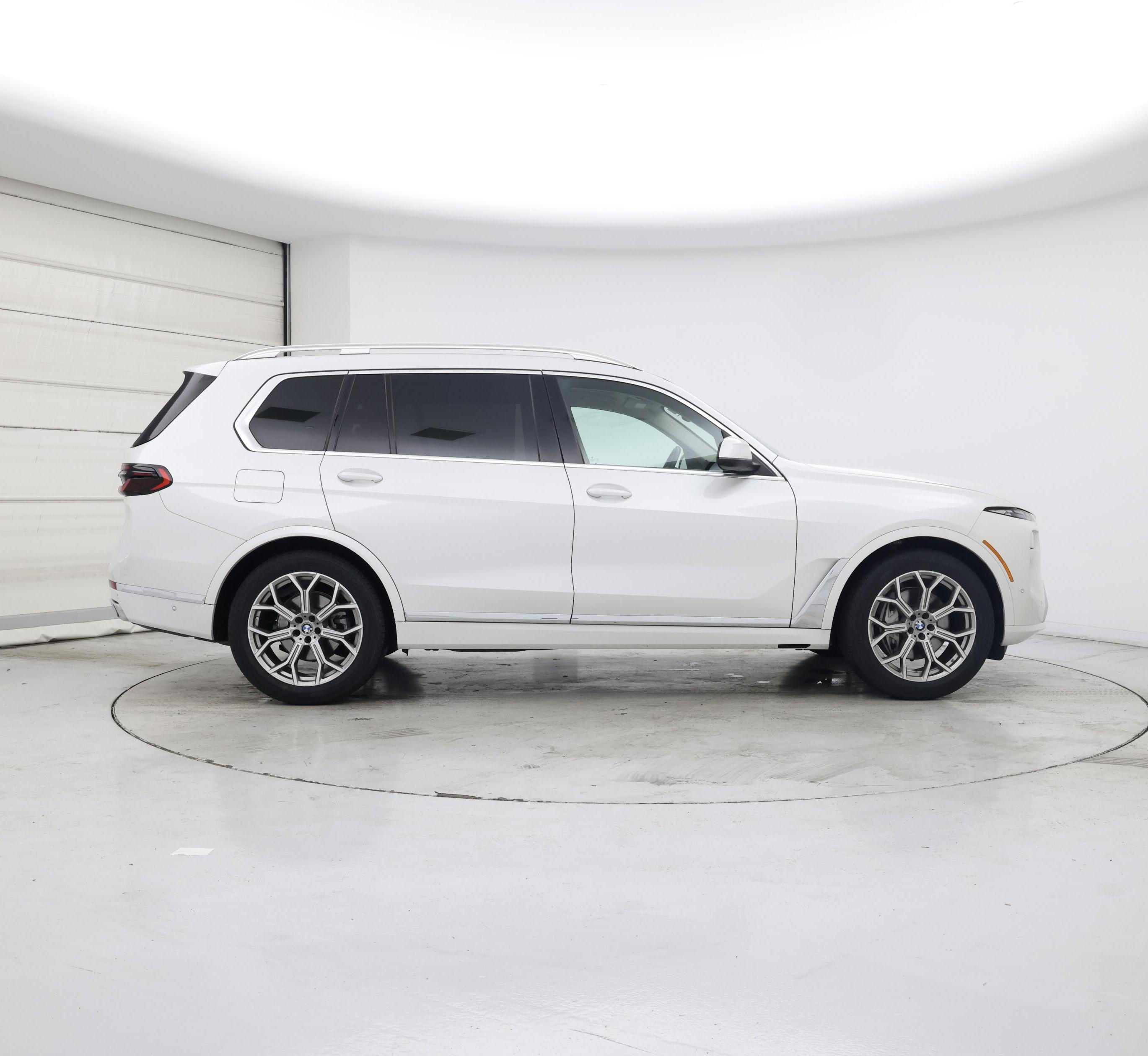 Thumbnail: 2023 BMW X7 - 7