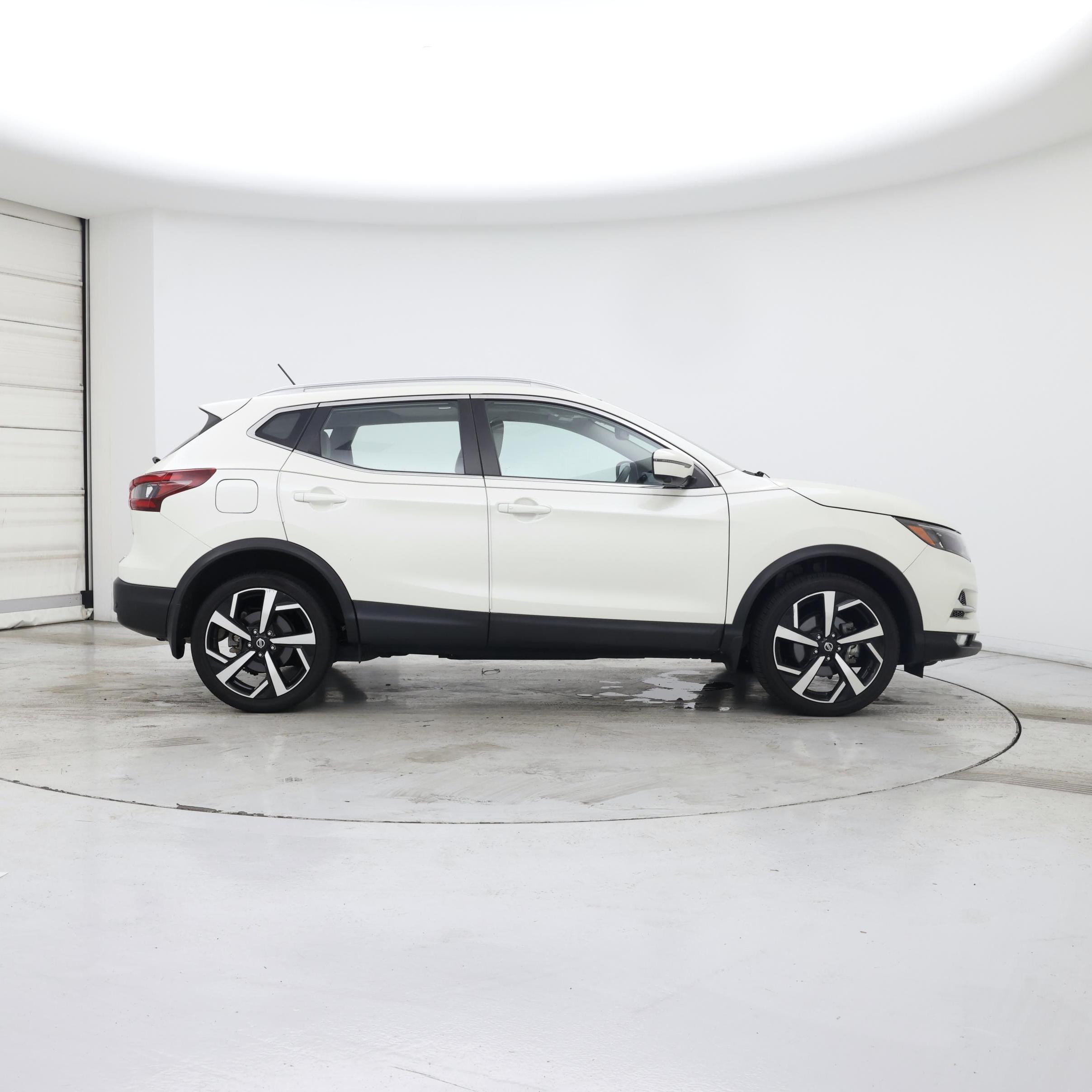 Thumbnail: 2022 Nissan Rogue Sport - 7