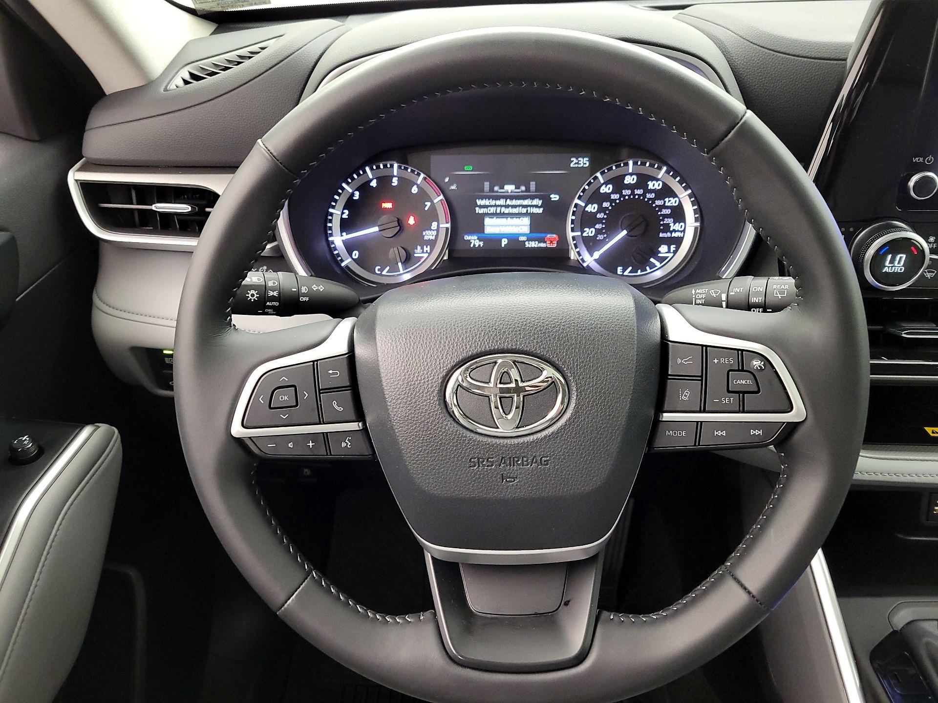 Thumbnail: 2024 Toyota Highlander - 10