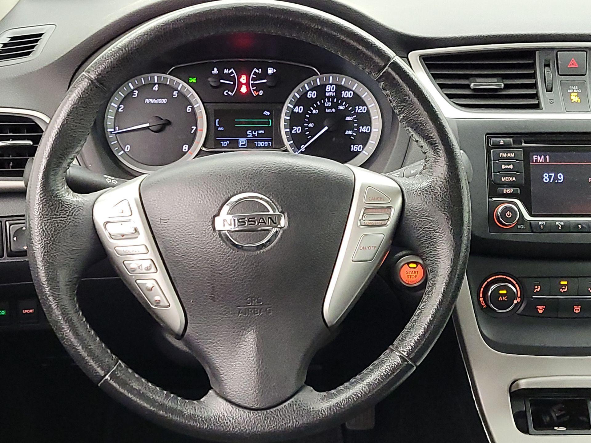 Thumbnail: 2015 Nissan Sentra - 10
