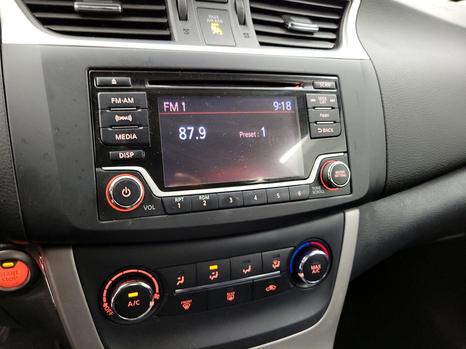 Thumbnail: 2015 Nissan Sentra - 15