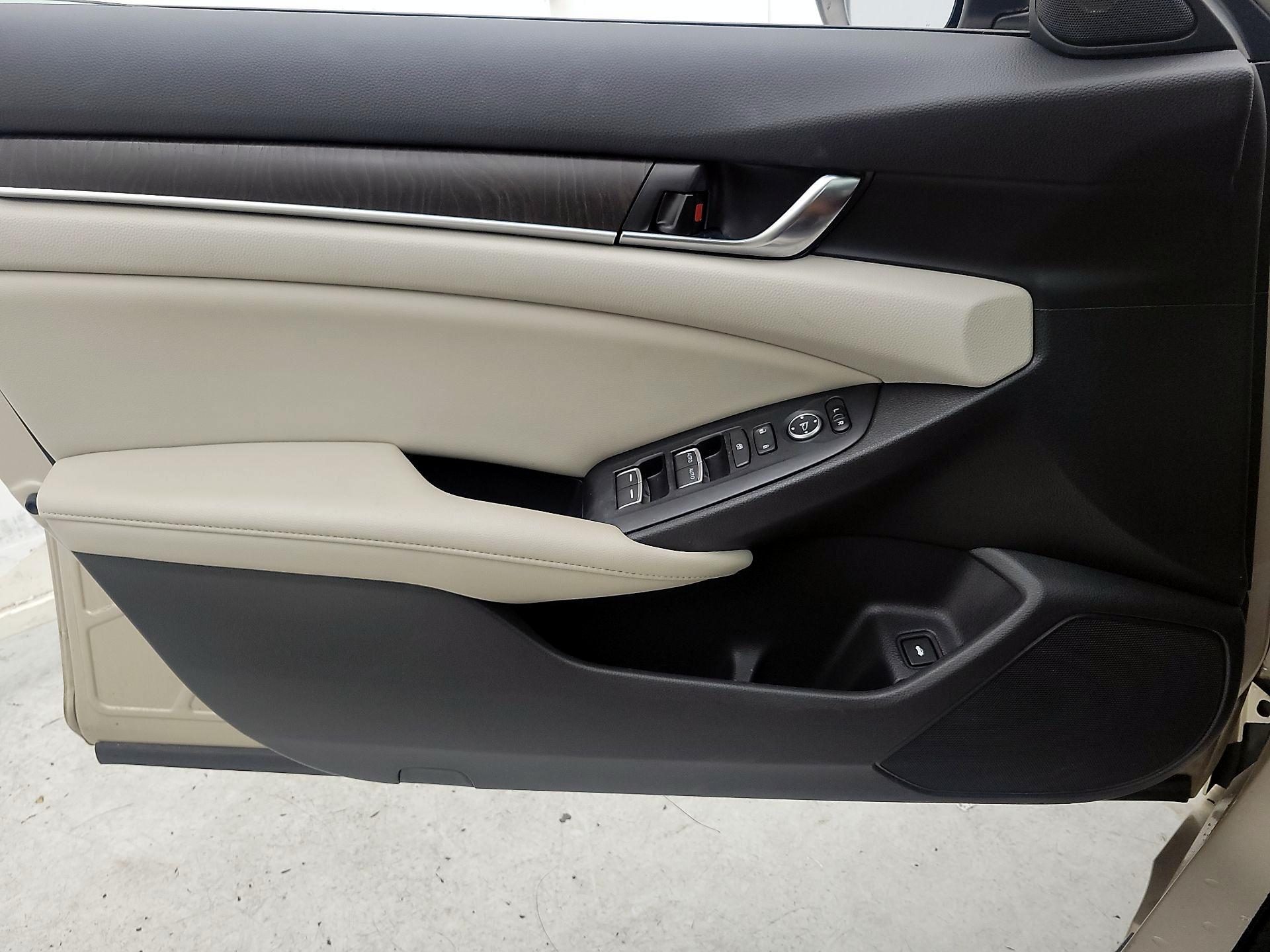 Thumbnail: 2019 Honda Accord - 12