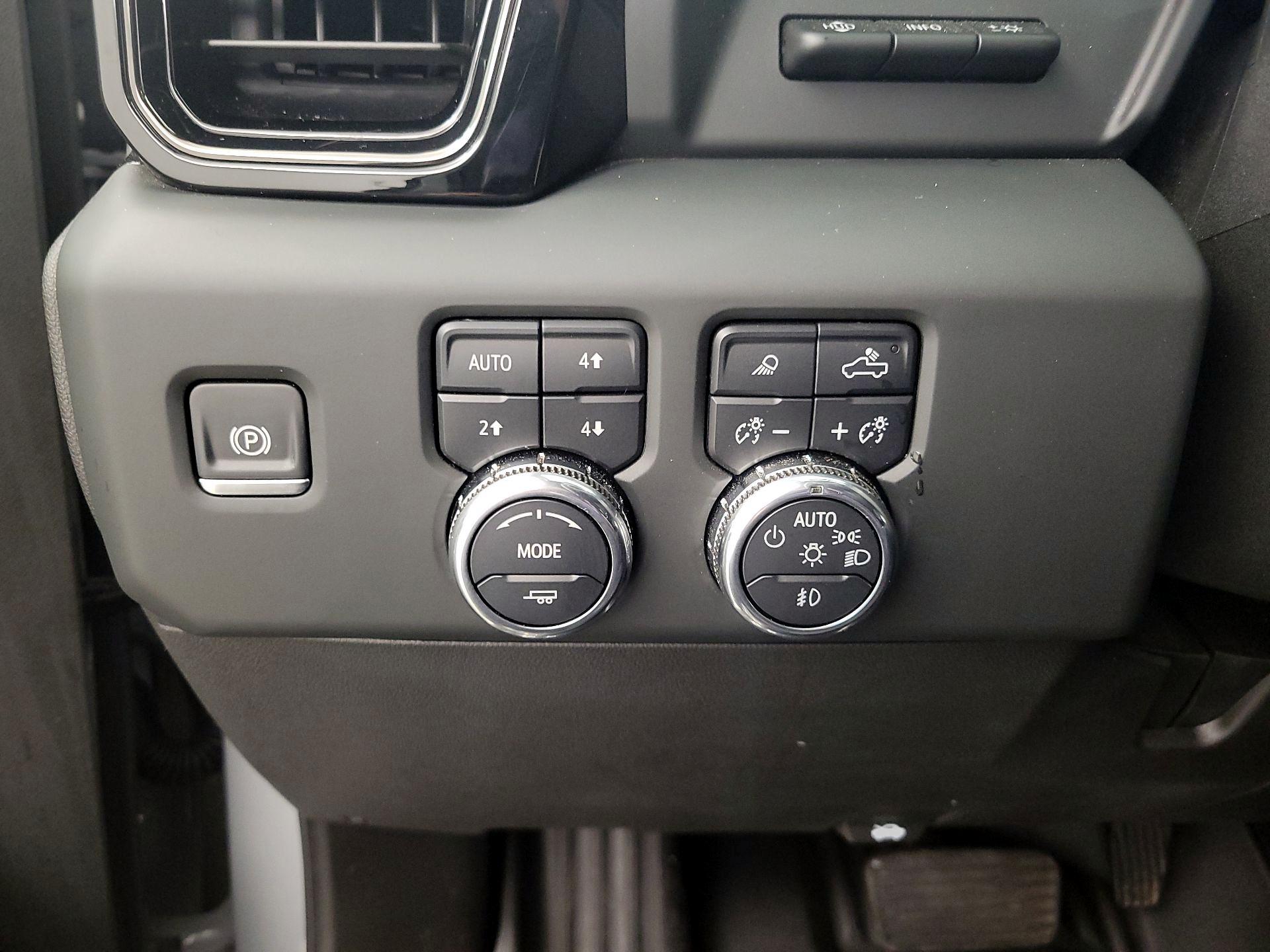 Thumbnail: 2024 GMC Sierra 2500 - 13