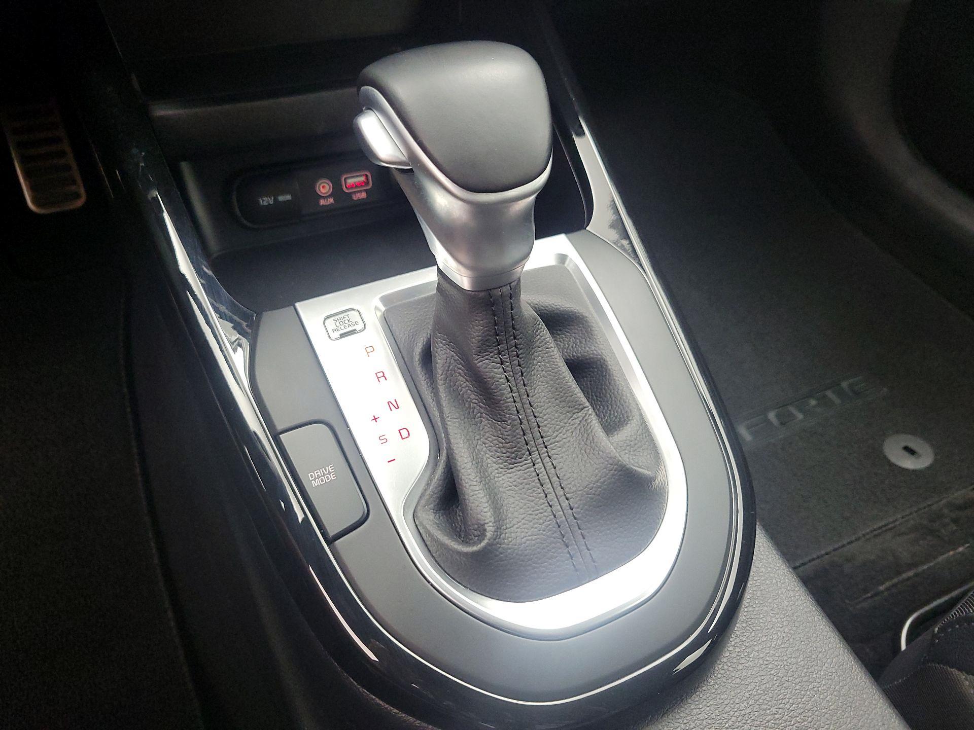 Thumbnail: 2021 Kia Forte - 17