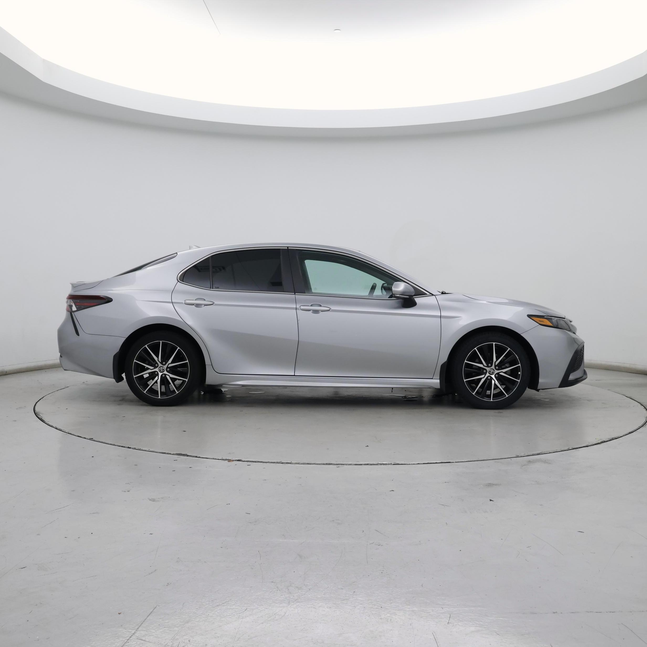 Thumbnail: 2022 Toyota Camry - 7