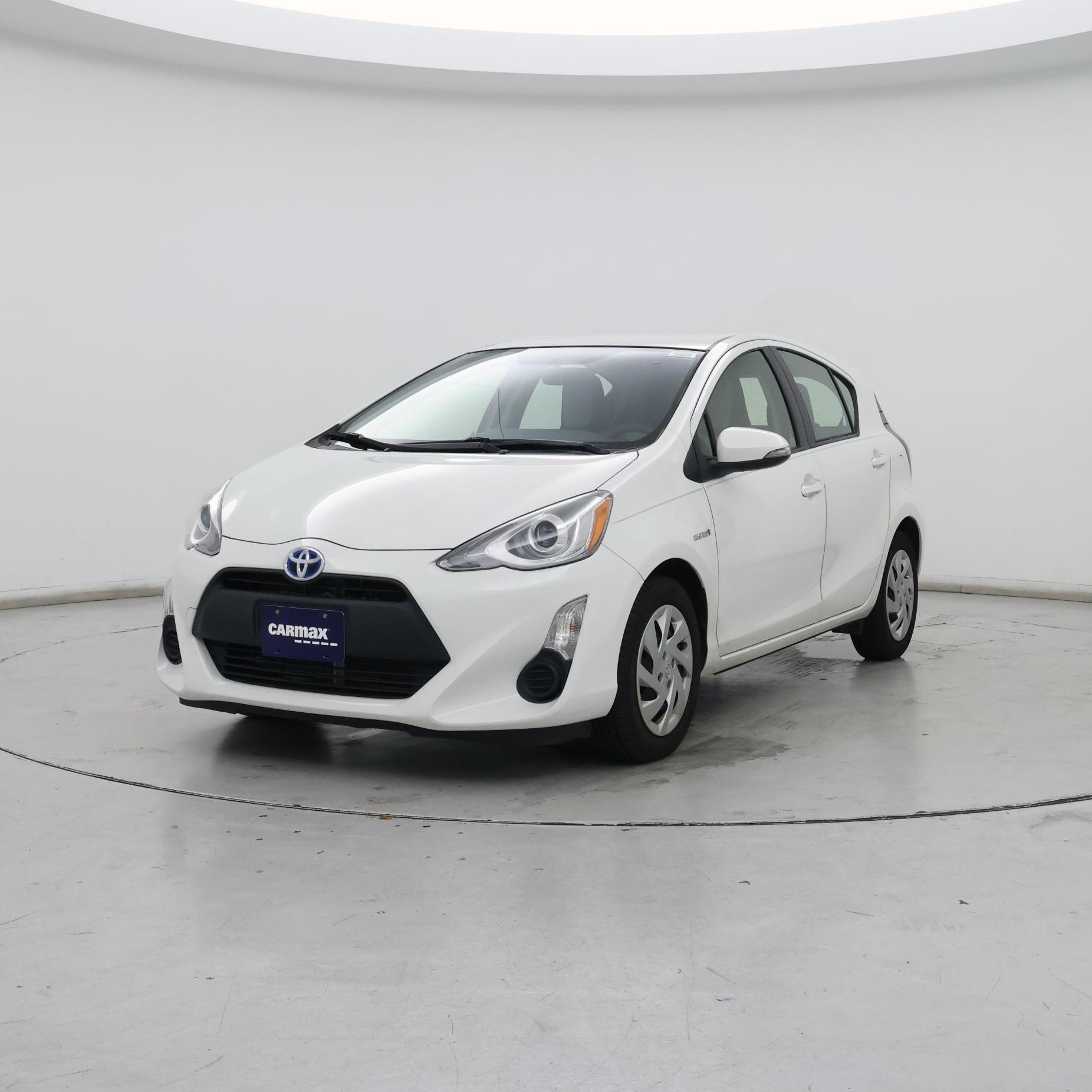 Thumbnail: 2015 Toyota Prius c - 4
