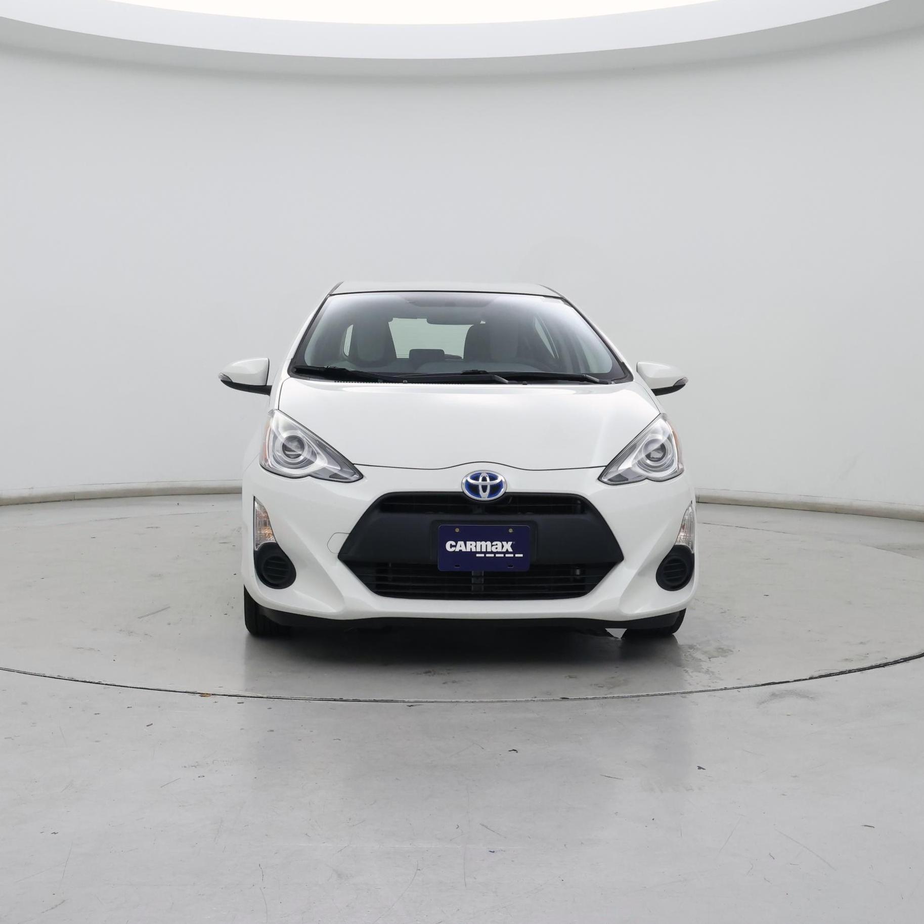 Thumbnail: 2015 Toyota Prius c - 5